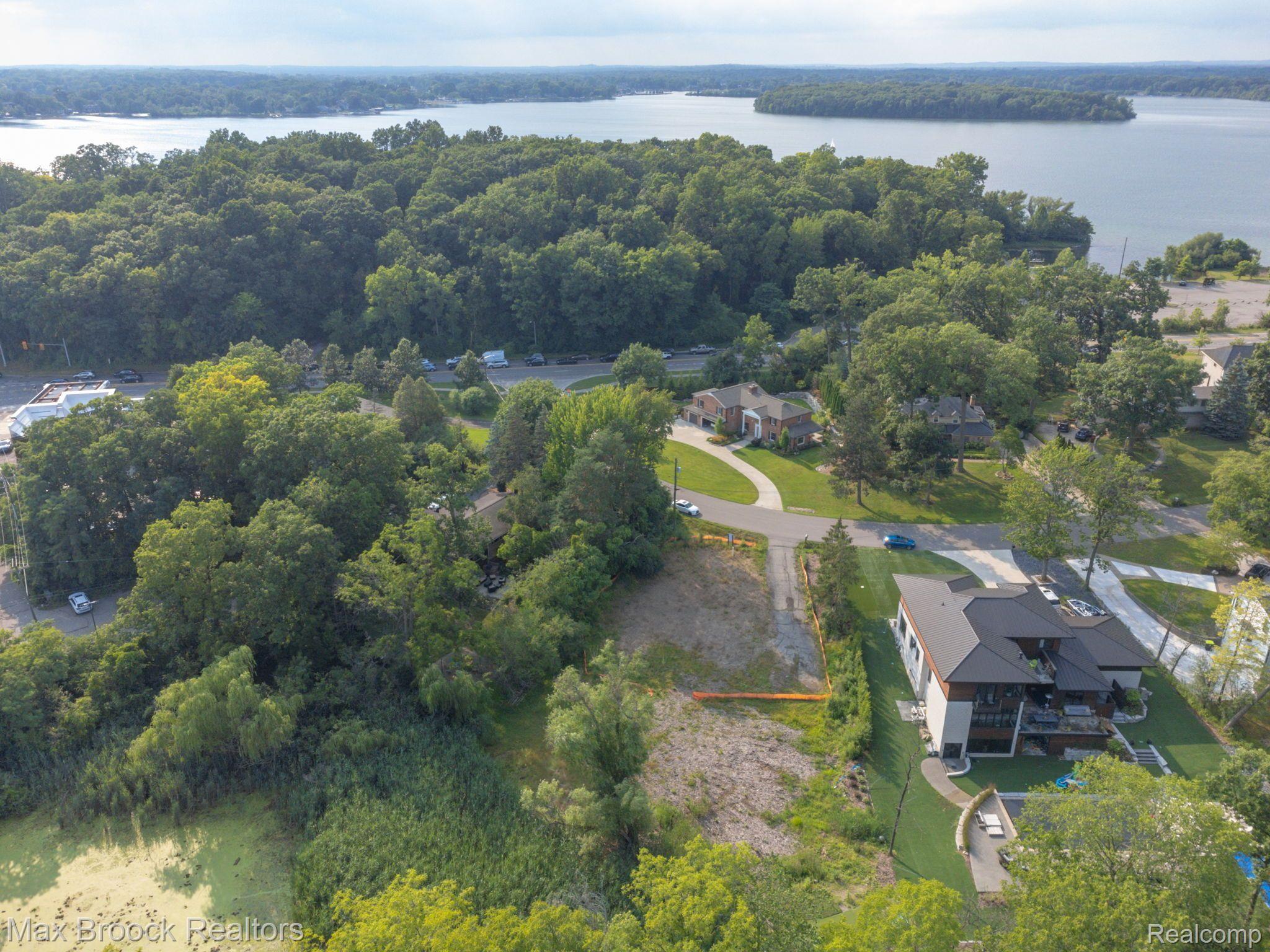 4053 Harbor Vista Drive Orchard Lake Village City MI 48323