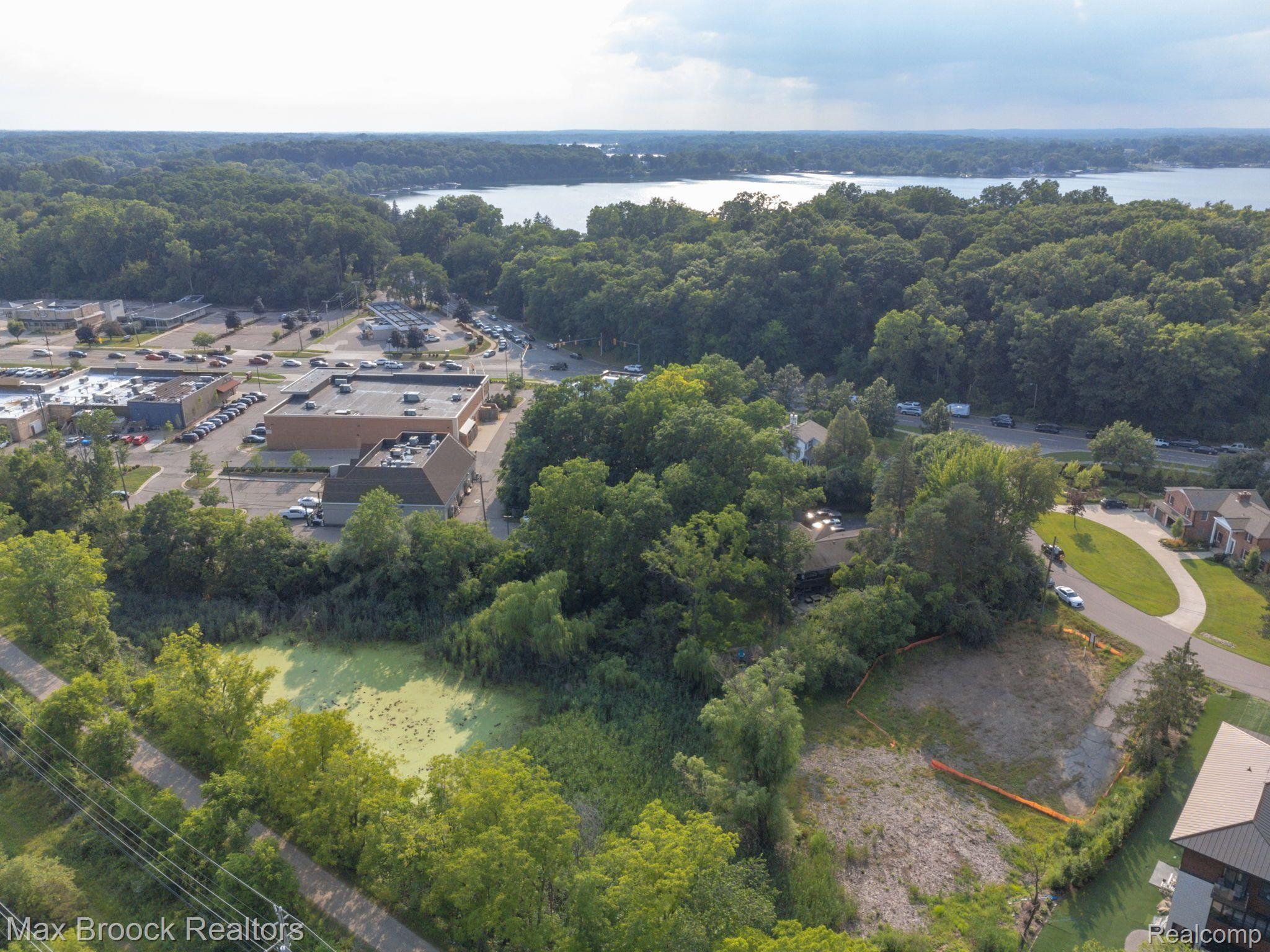 4053 Harbor Vista Drive Orchard Lake Village City MI 48323