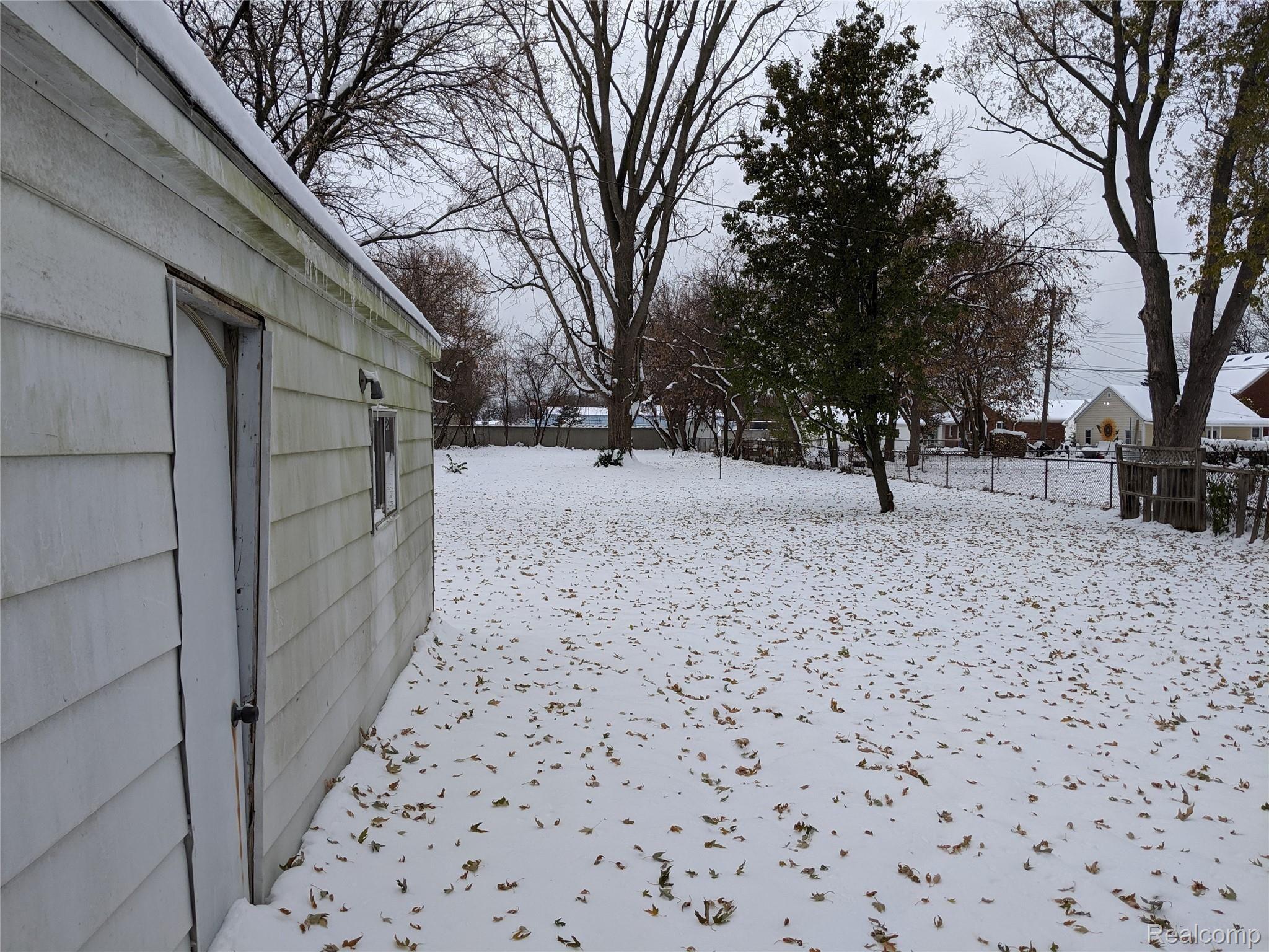25601 Peter Kaltz Road Warren City MI 48091