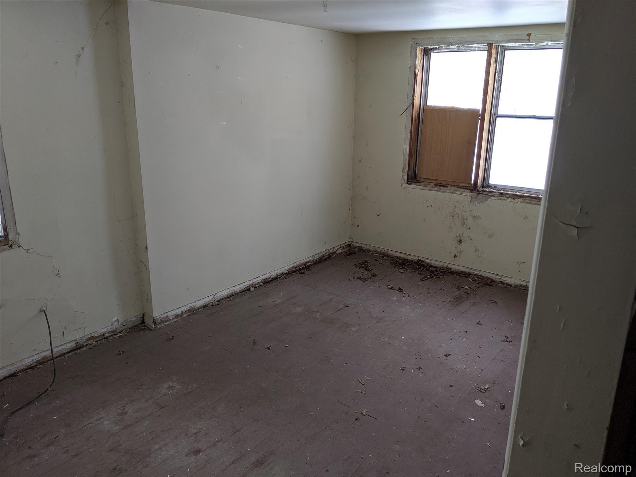 25601 Peter Kaltz Road Warren City MI 48091