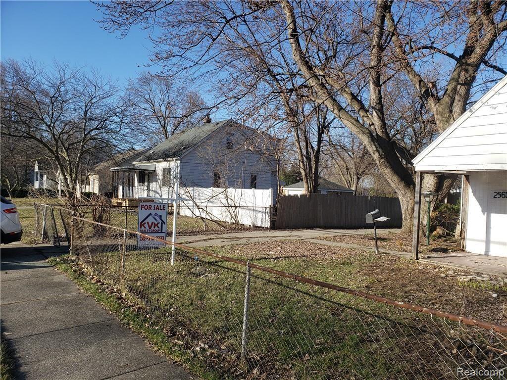 25601 Peter Kaltz Road Warren City MI 48091