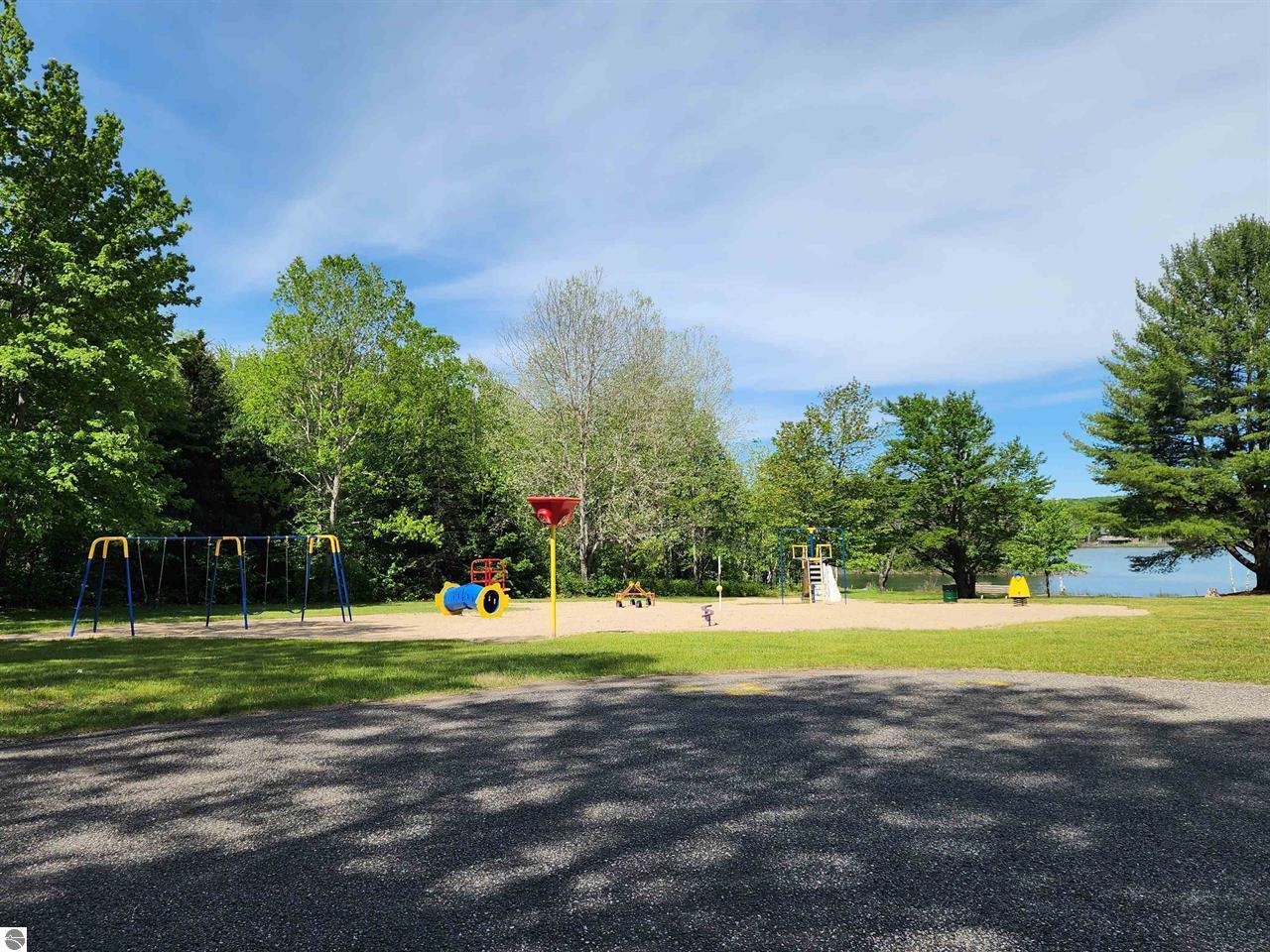 Ville Wilamont Circle Mancelona Township MI 49659