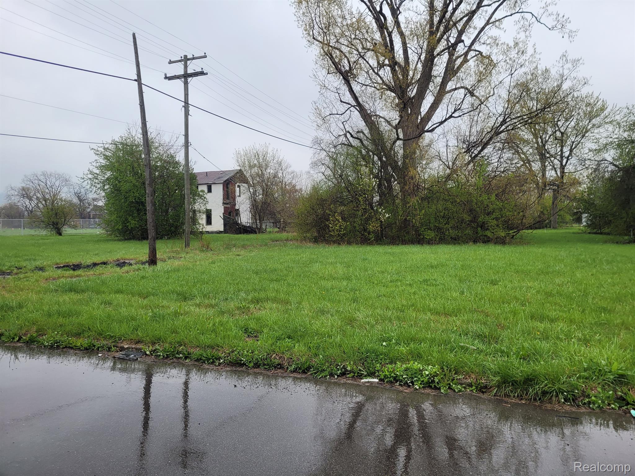 2427 Ash Street Detroit City MI 48208