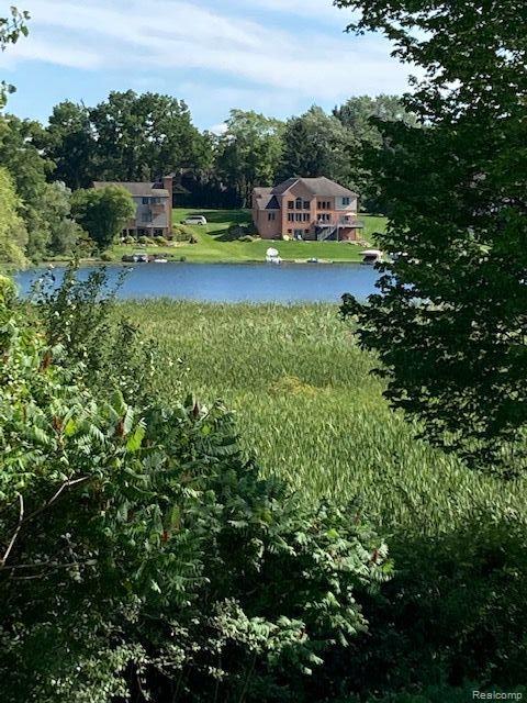 3053 Mccormick Drive Waterford Charter Township MI 48328