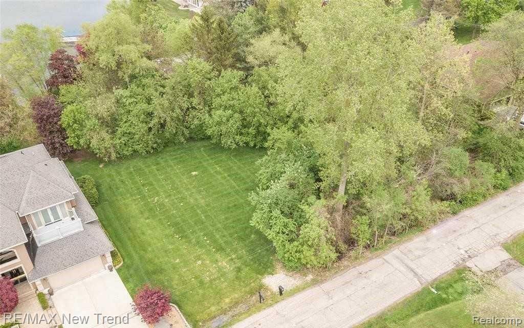 0000 Putnam West Bloomfield Charter Township MI 48323