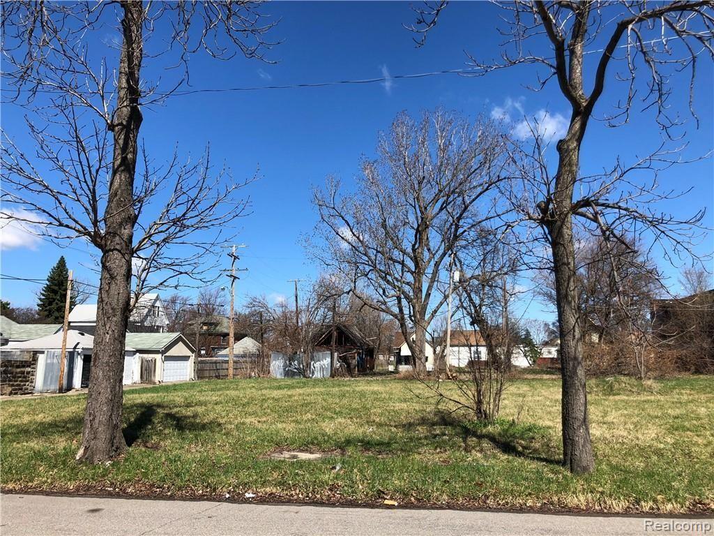 1570 Perry Detroit City MI 48216