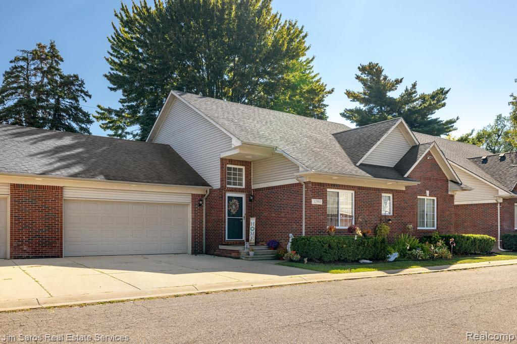 4580 Hampton Warren City MI 48092