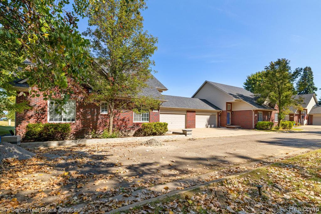 4580 Hampton Warren City MI 48092