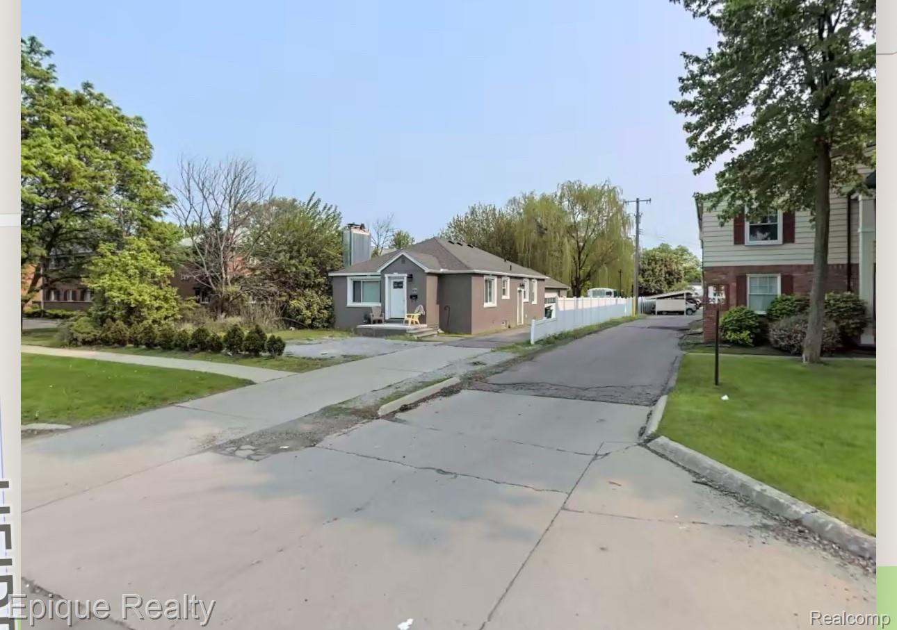 659 W Maple Road Clawson City MI 48017