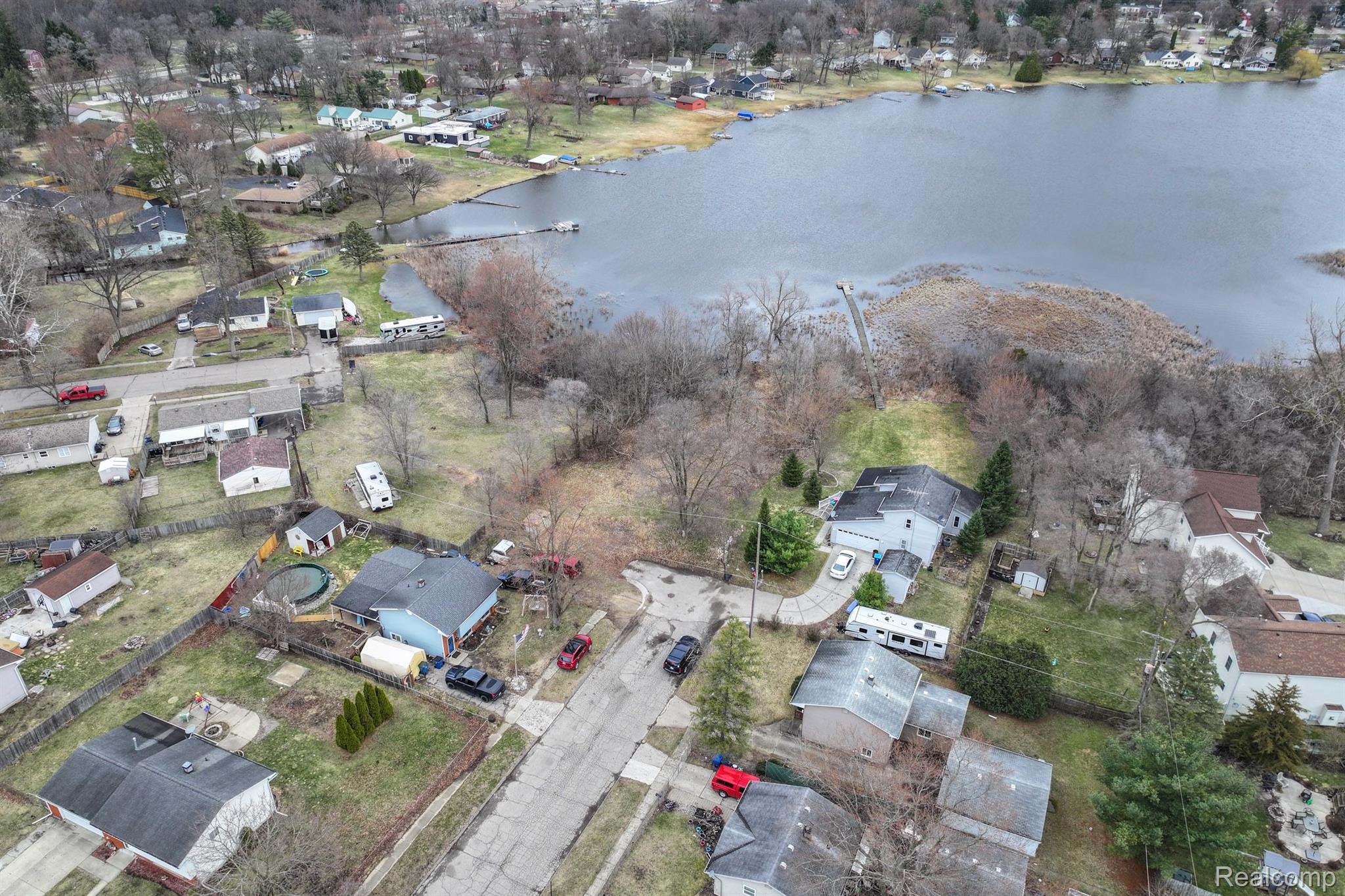 Ville Delphine Drive Holly Village MI 48442