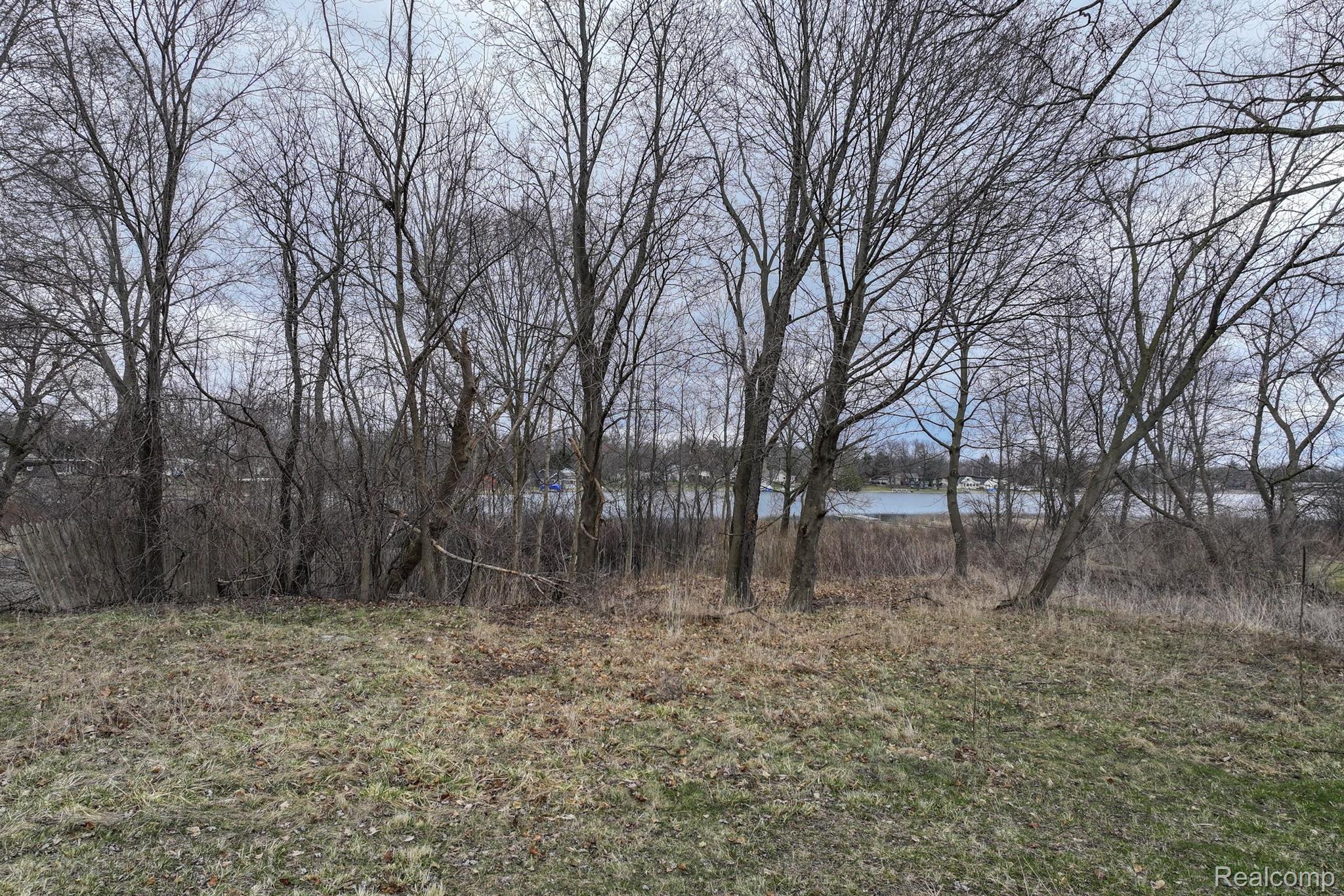 Ville Delphine Drive Holly Village MI 48442