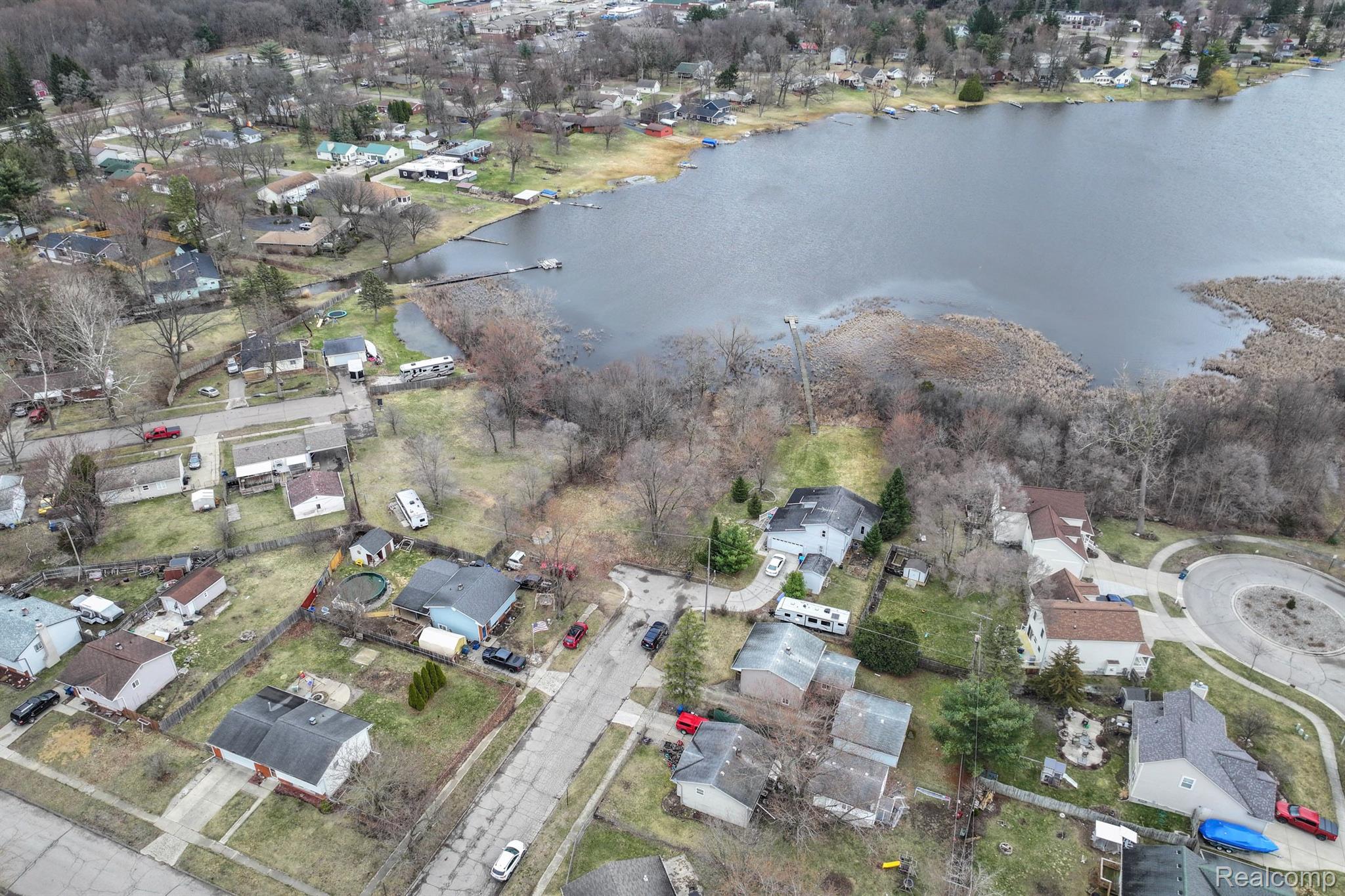 Ville Delphine Drive Holly Village MI 48442