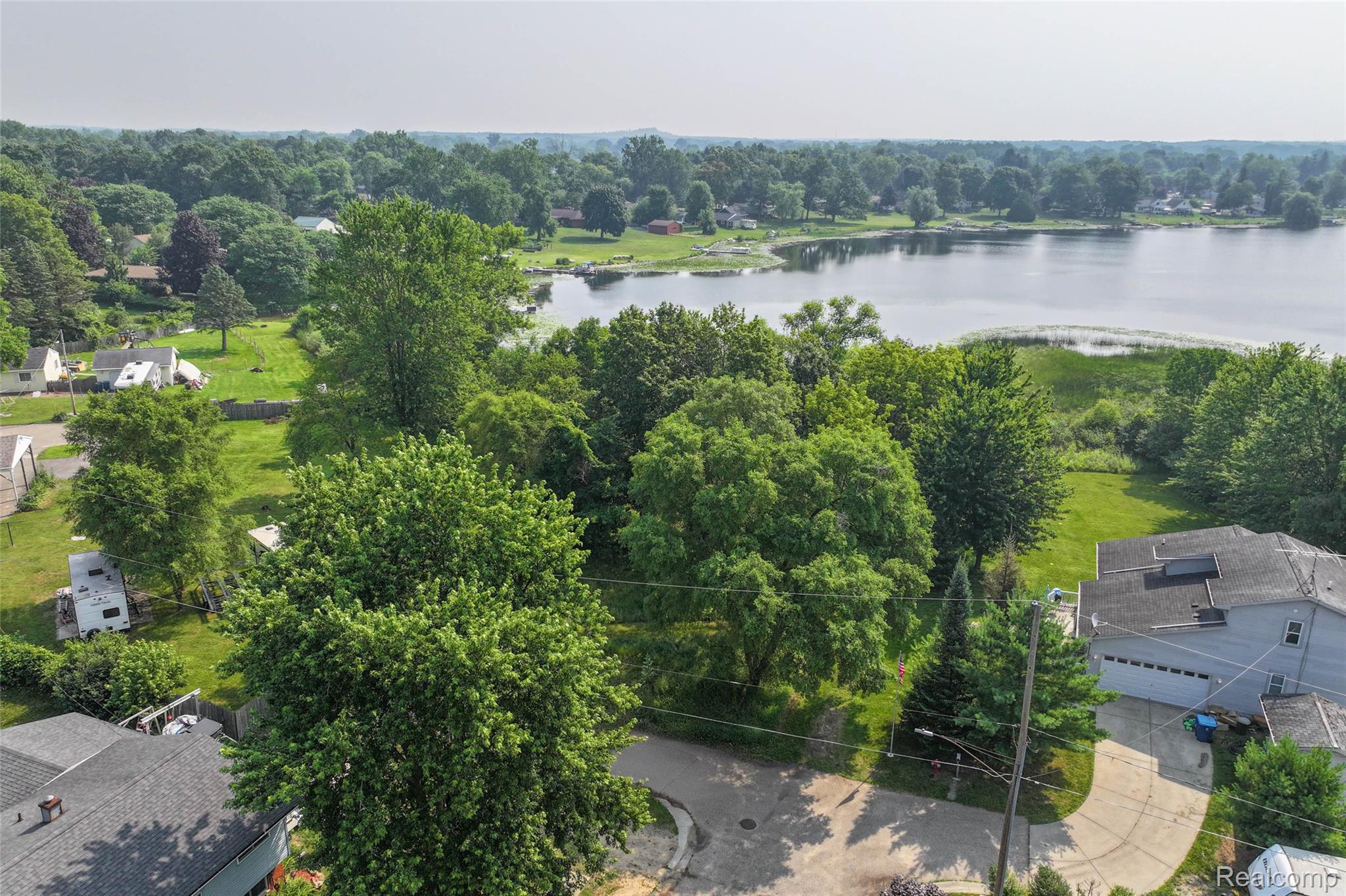 Ville Delphine Drive Holly Village MI 48442