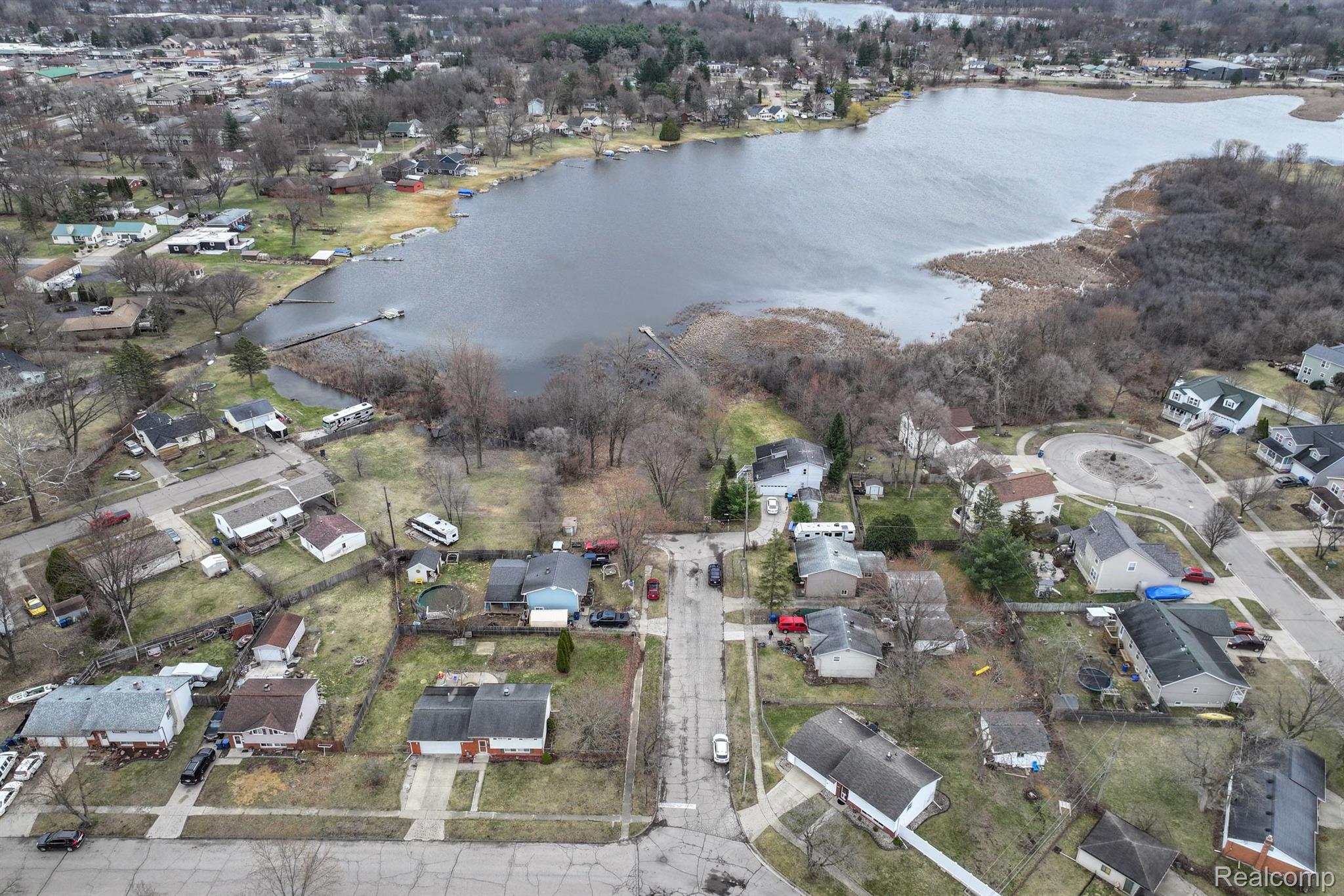 Ville Delphine Drive Holly Village MI 48442