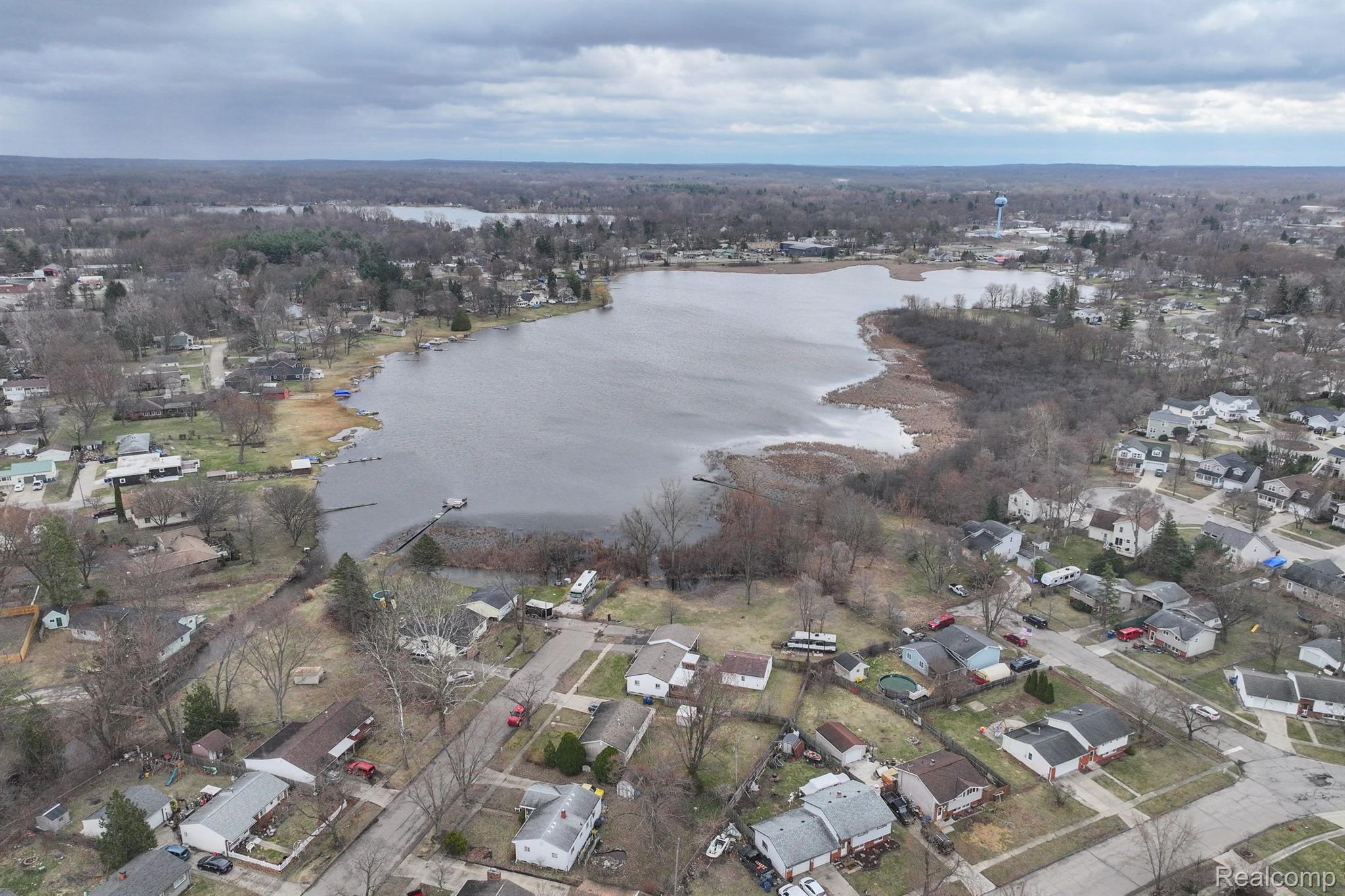 Ville Delphine Drive Holly Village MI 48442