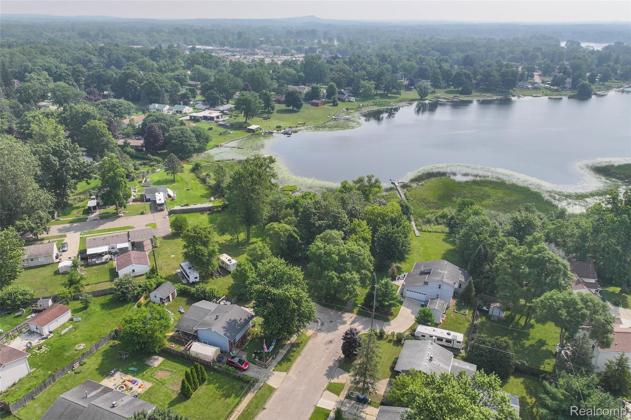 Ville Delphine Drive Holly Village MI 48442