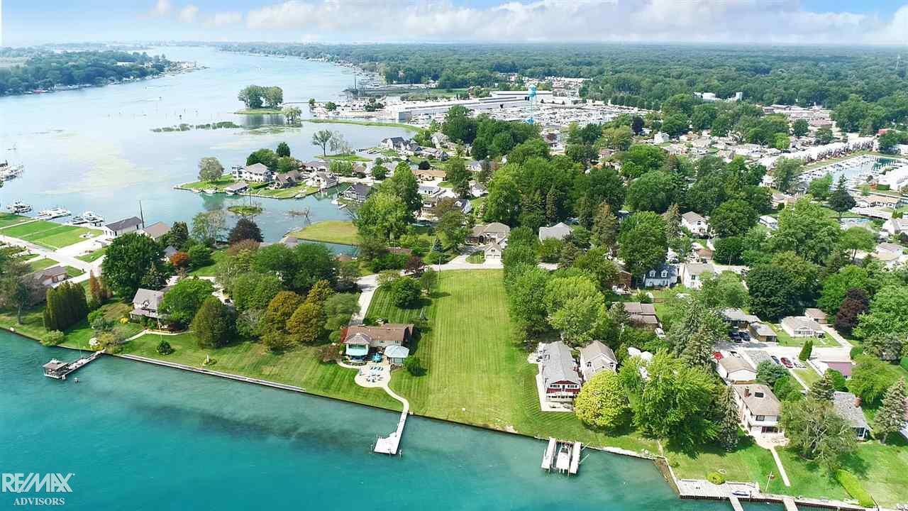 444 Lathrop Algonac City MI 48001