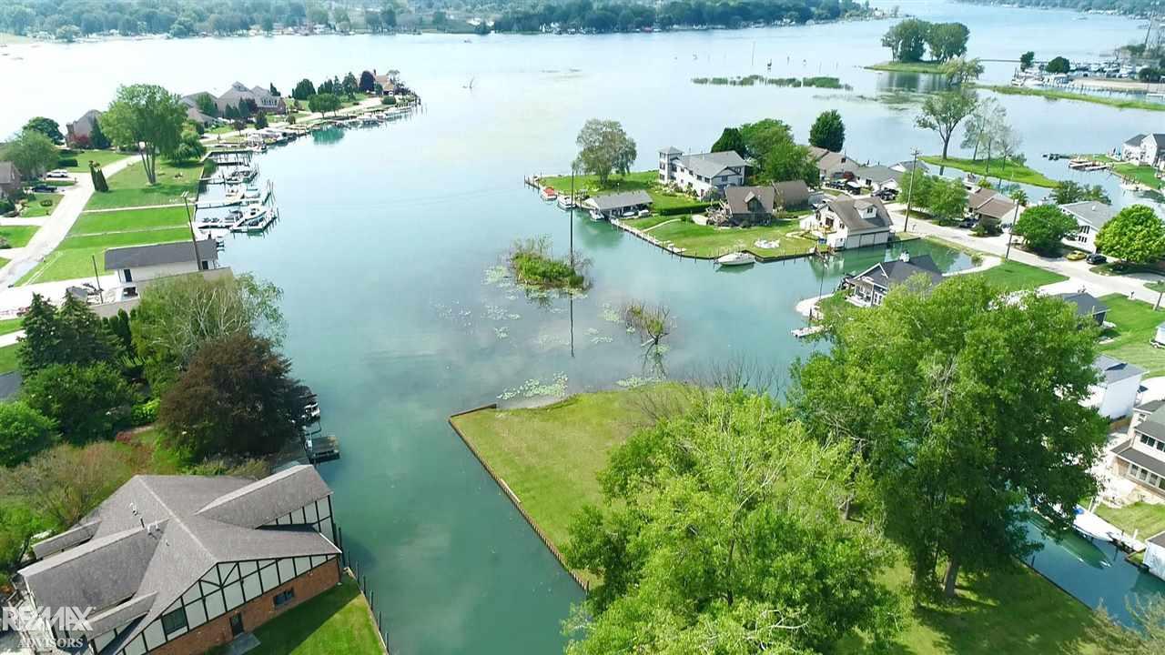 444 Lathrop Algonac City MI 48001