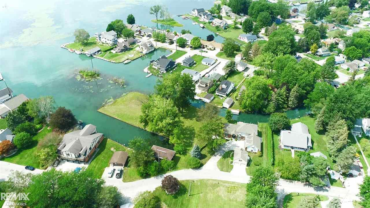 444 Lathrop Algonac City MI 48001