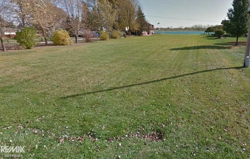 444 Lathrop Algonac City MI 48001