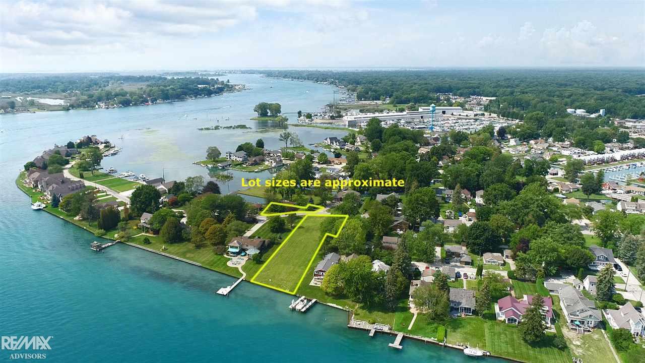 444 Lathrop Algonac City MI 48001
