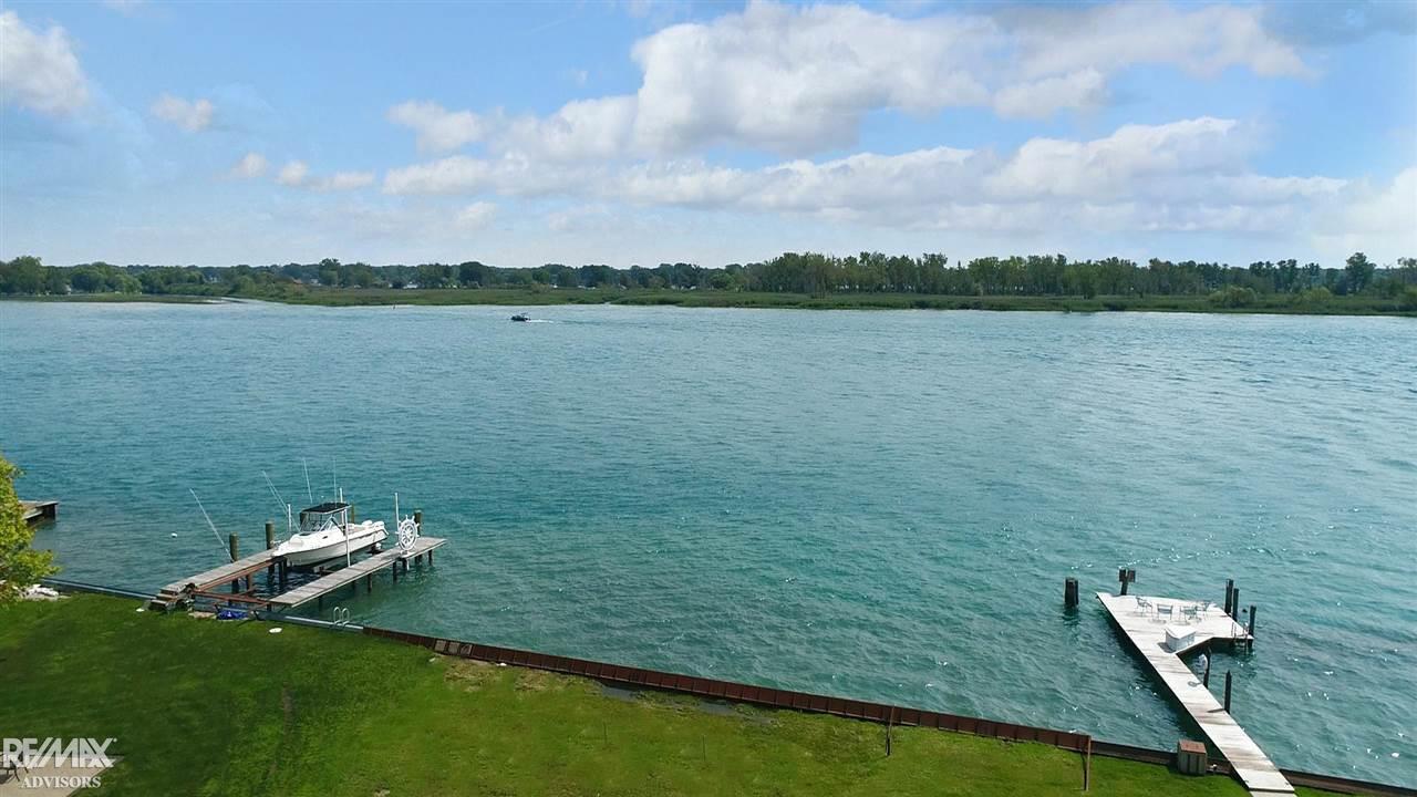444 Lathrop Algonac City MI 48001