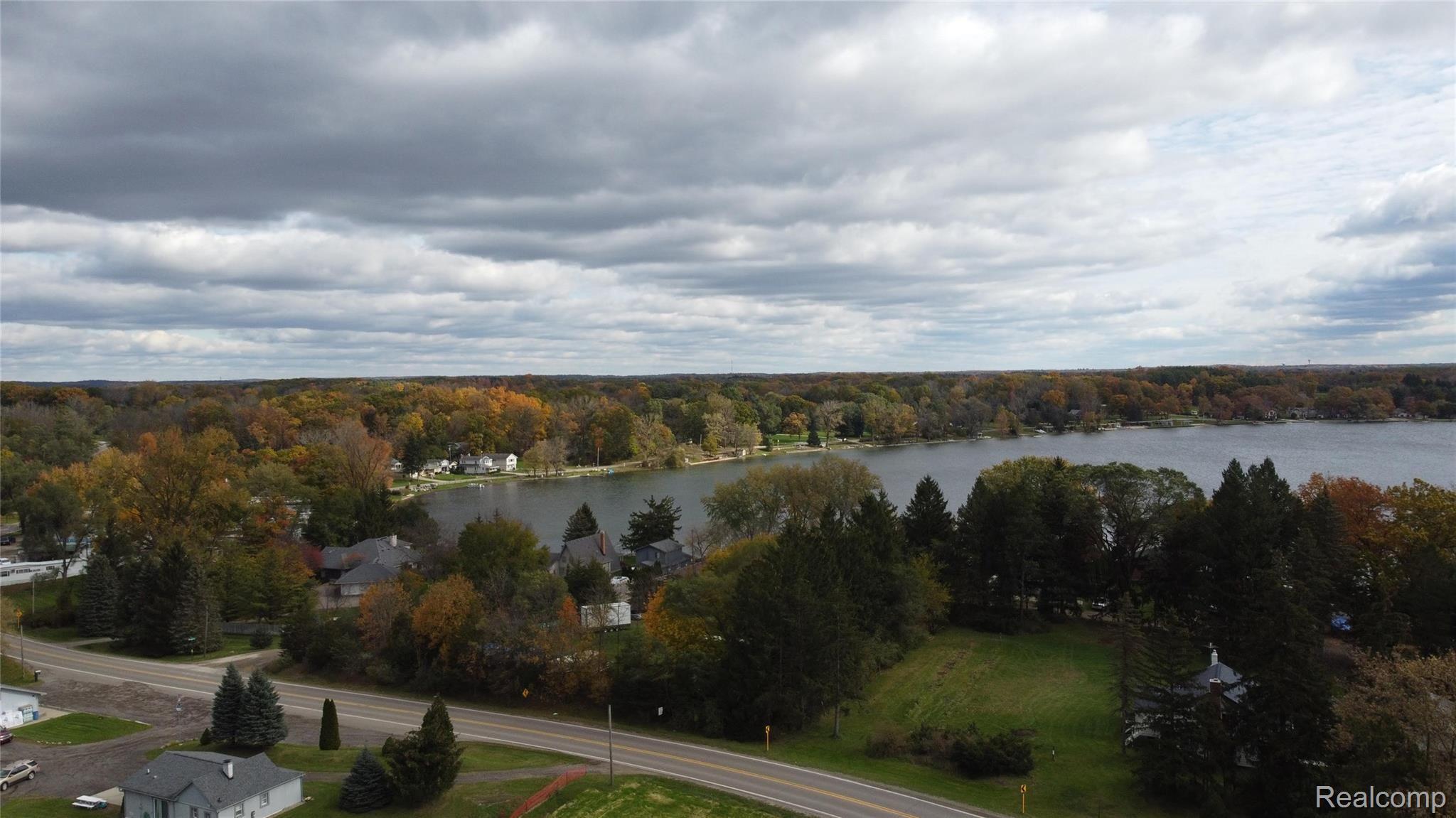 000 Silver Lake Road Green Oak Township MI 48178