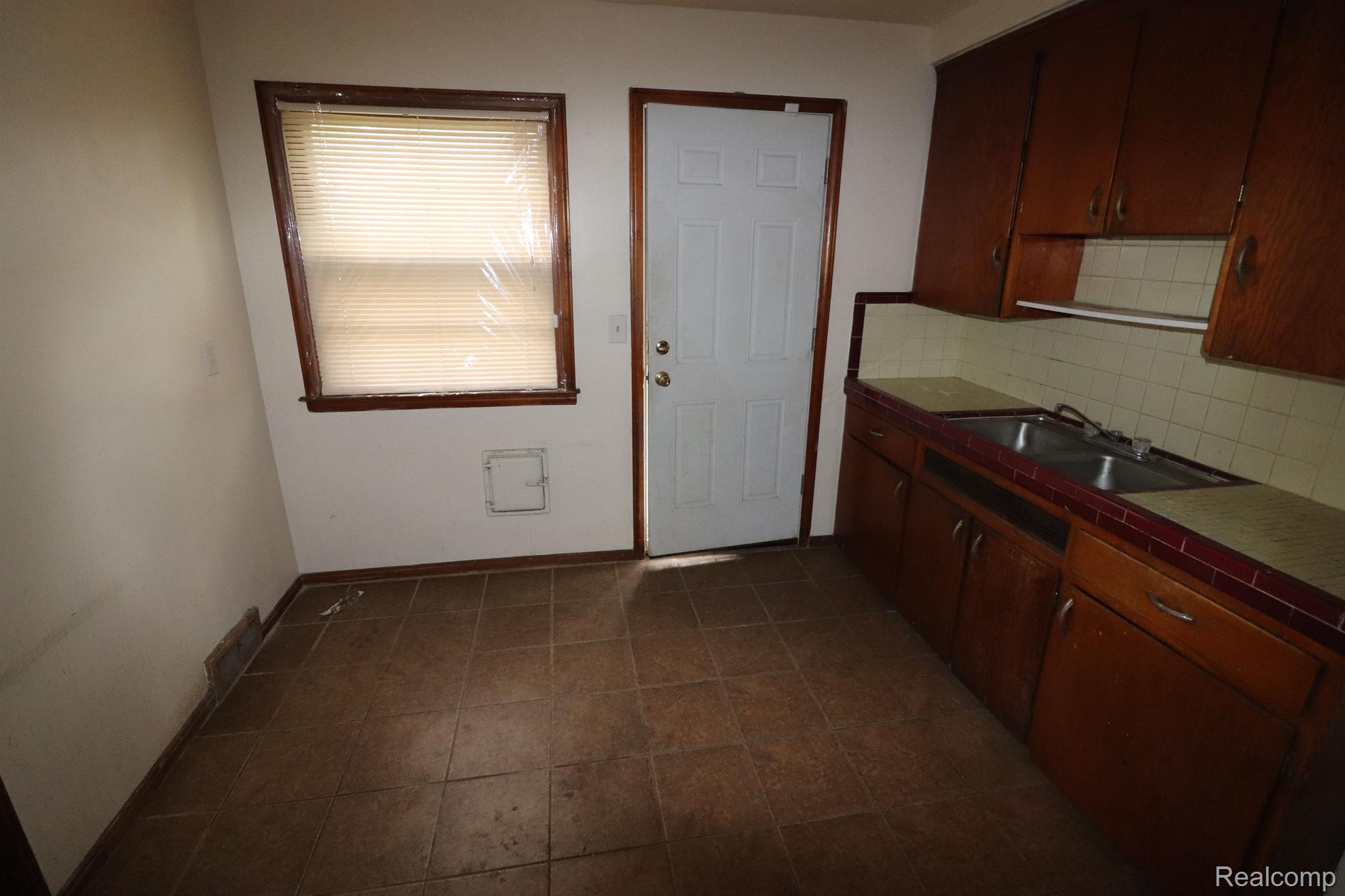 10201 - 10203 Hayes Street Detroit City MI 48213