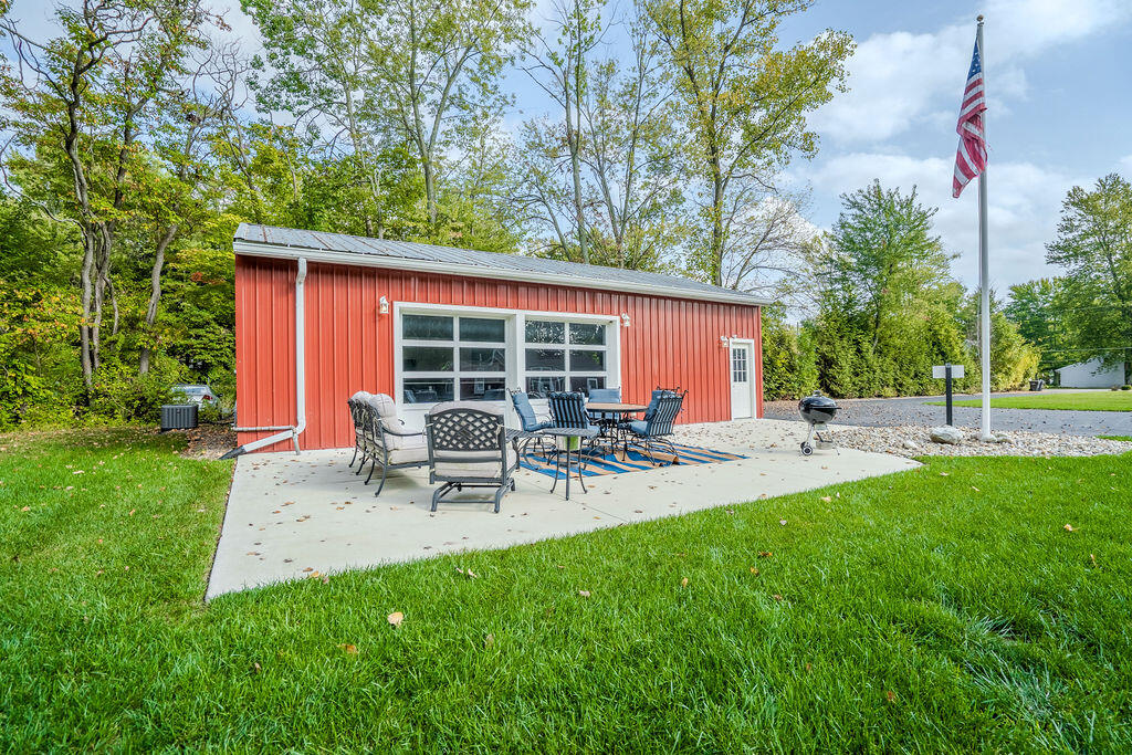 5568 Paw Paw Lake Road Coloma Charter Township MI 49038