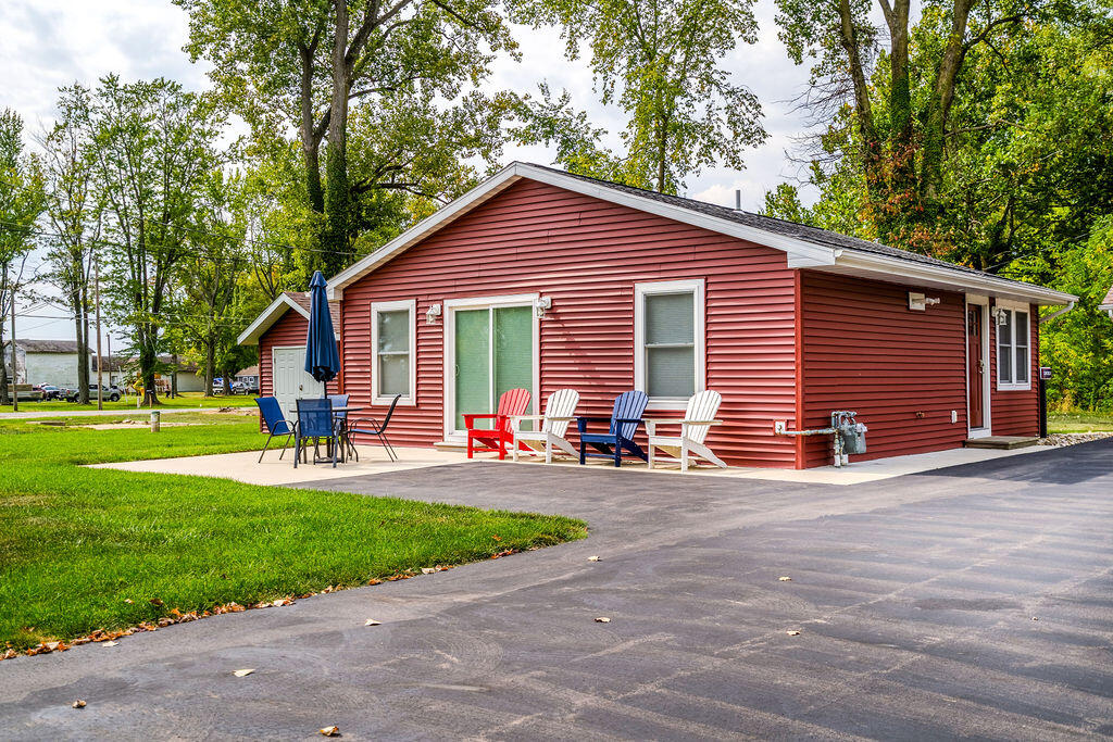5568 Paw Paw Lake Road Coloma Charter Township MI 49038