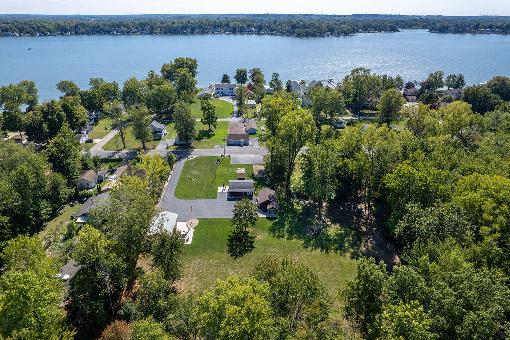 5568 Paw Paw Lake Road Coloma Charter Township MI 49038