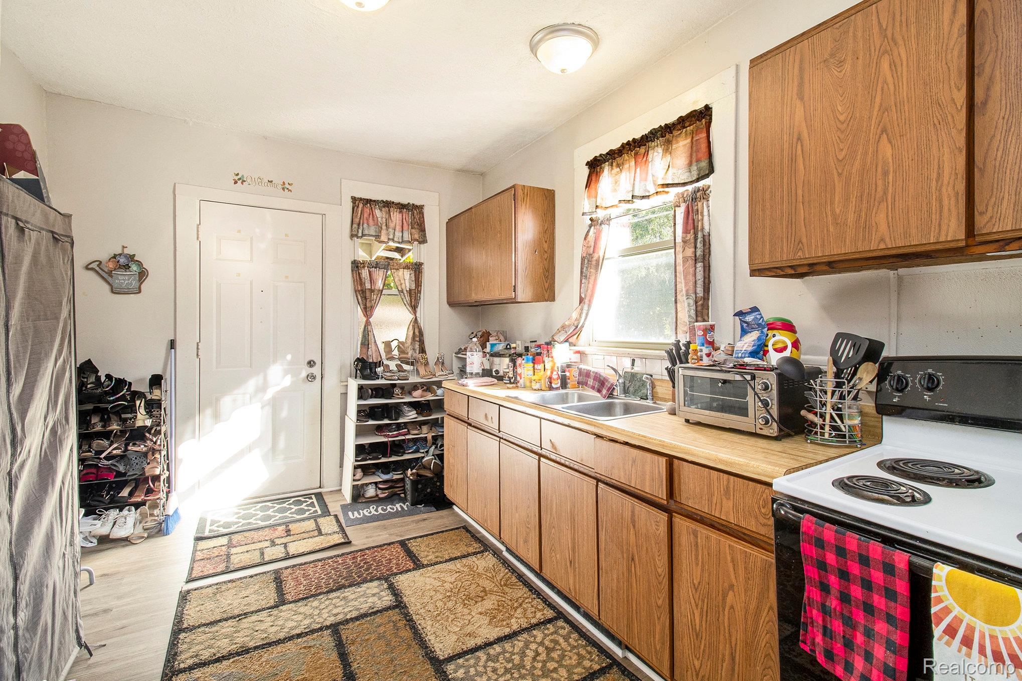 512 E Main Street Pinckney Village MI 48169