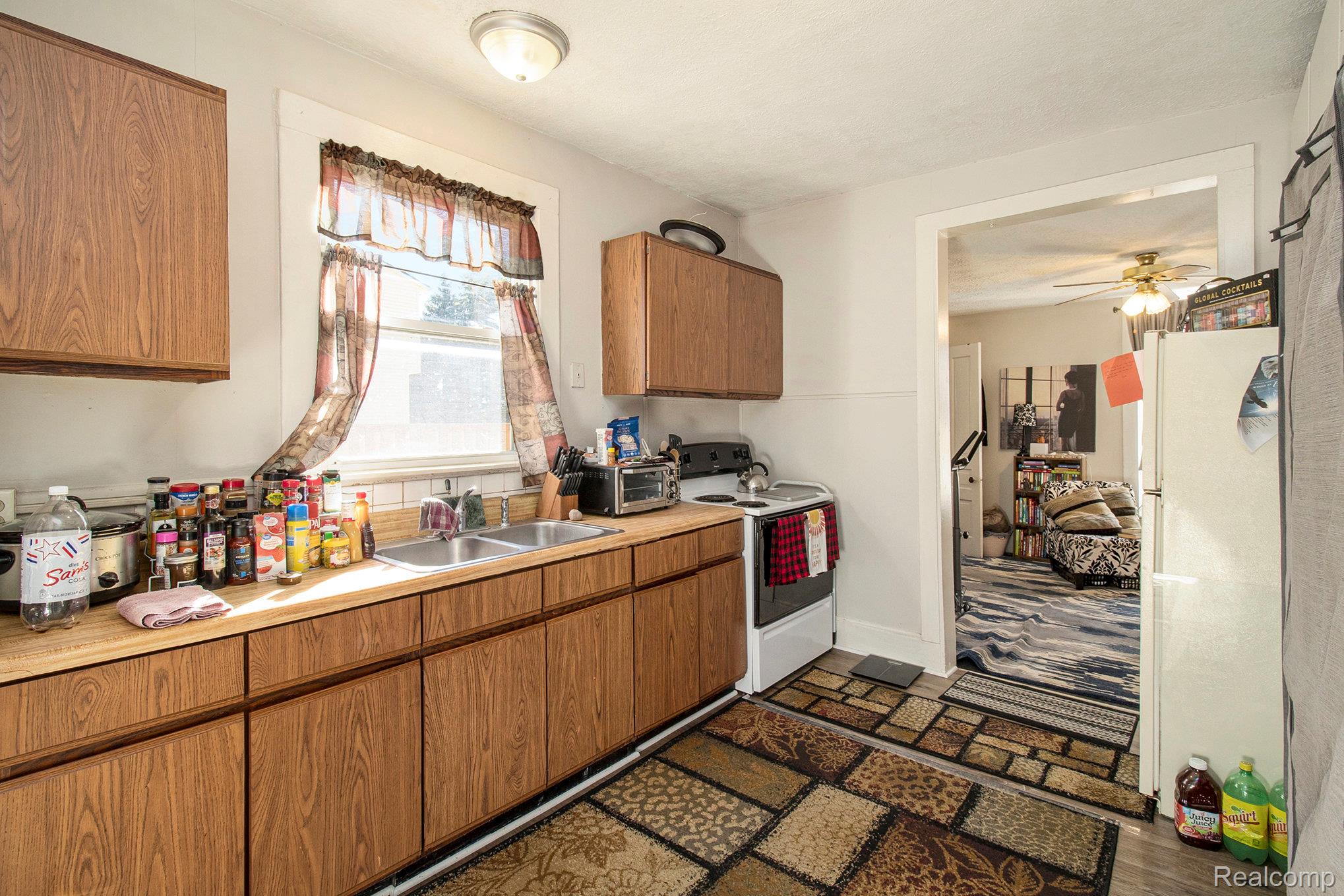 512 E Main Street Pinckney Village MI 48169