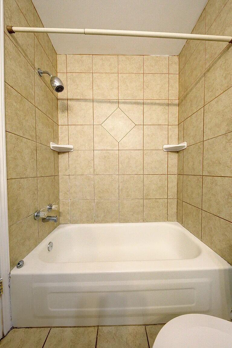 260 W Unadilla Street Pinckney Village MI 48169