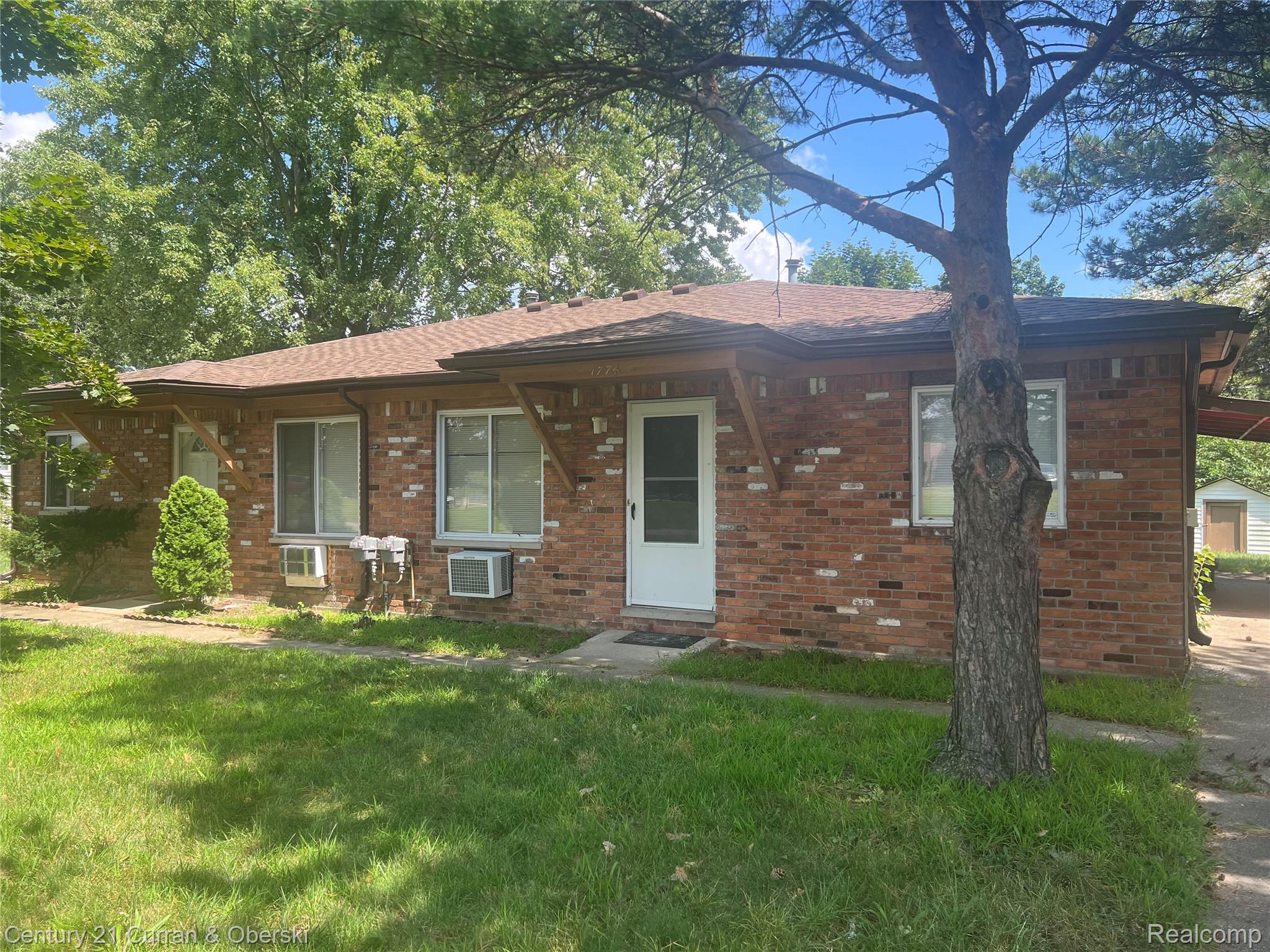 1774 N Carlson Street Westland City MI 48185