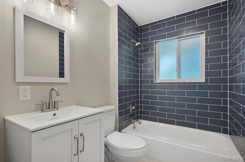 8820 Russell Street Shelby Charter Township MI 48317