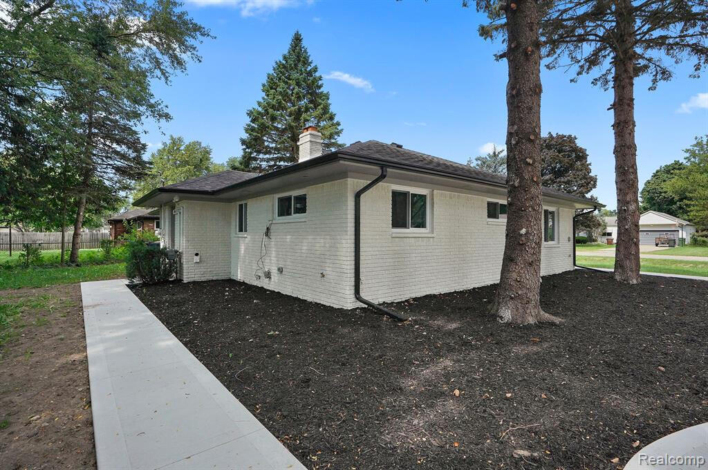 8820 Russell Street Shelby Charter Township MI 48317