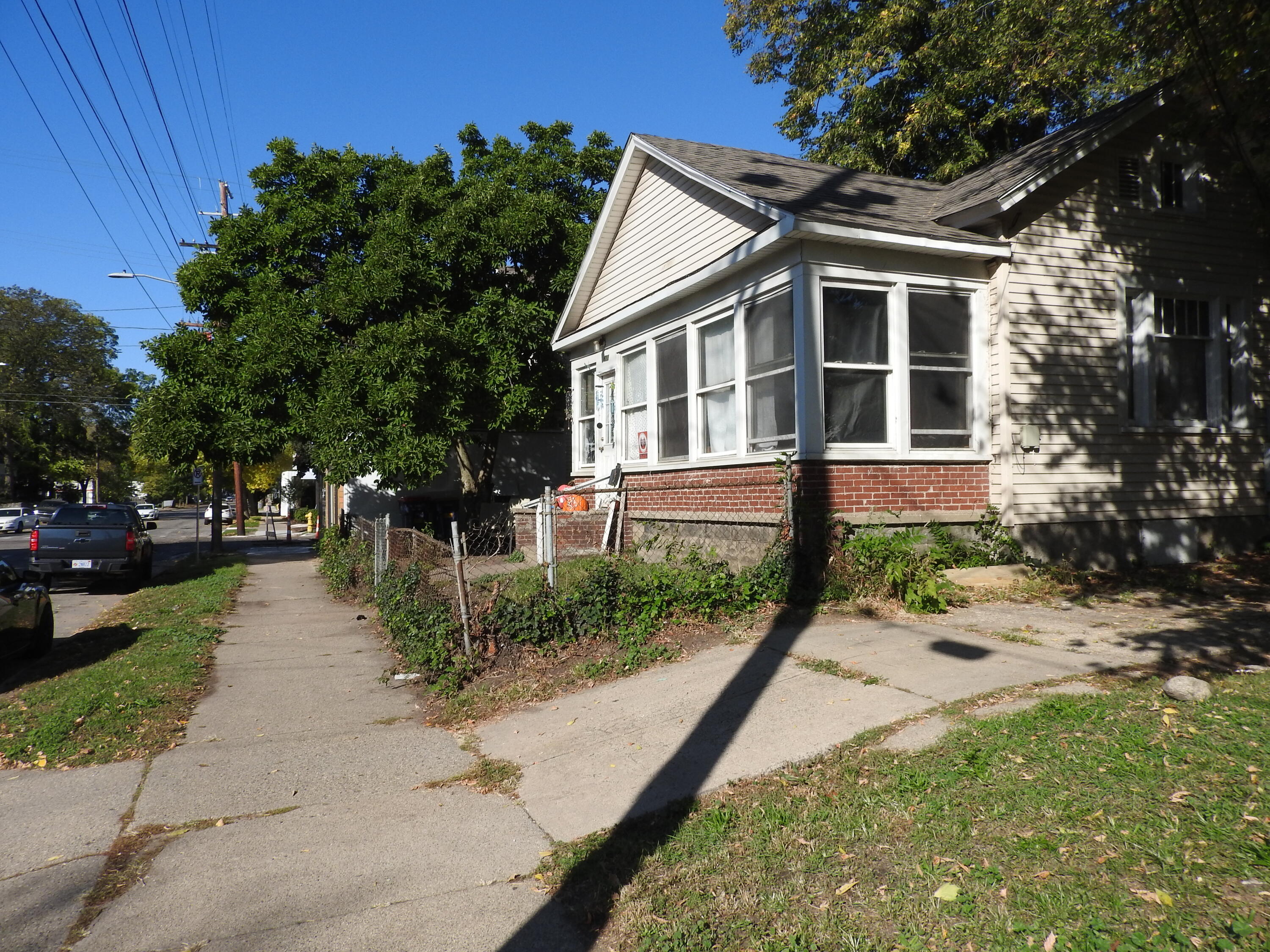 823 W Fulton Street W Grand Rapids City MI 49504