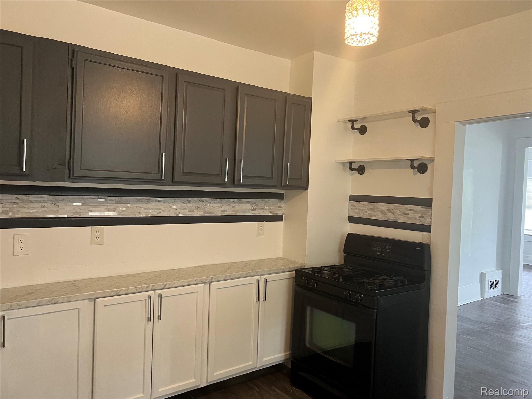 2150/2152 Crane Street Detroit City MI 48214