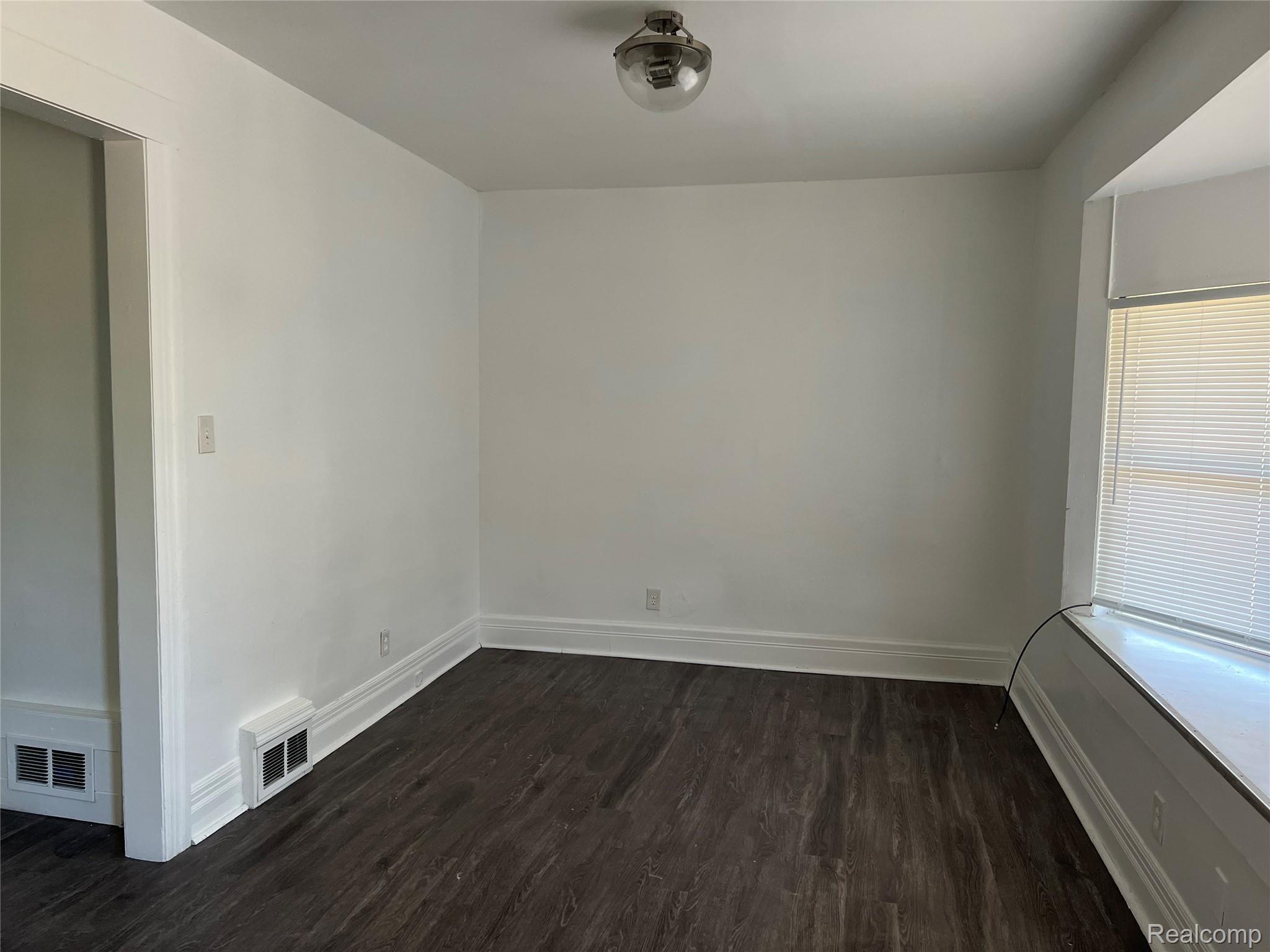 2150/2152 Crane Street Detroit City MI 48214