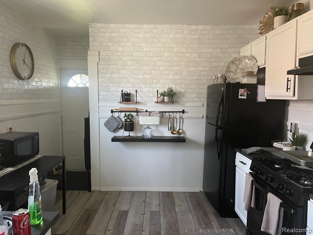 2150/2152 Crane Street Detroit City MI 48214