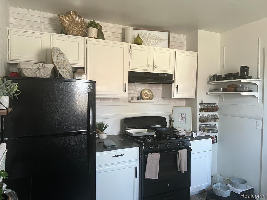 2150/2152 Crane Street Detroit City MI 48214