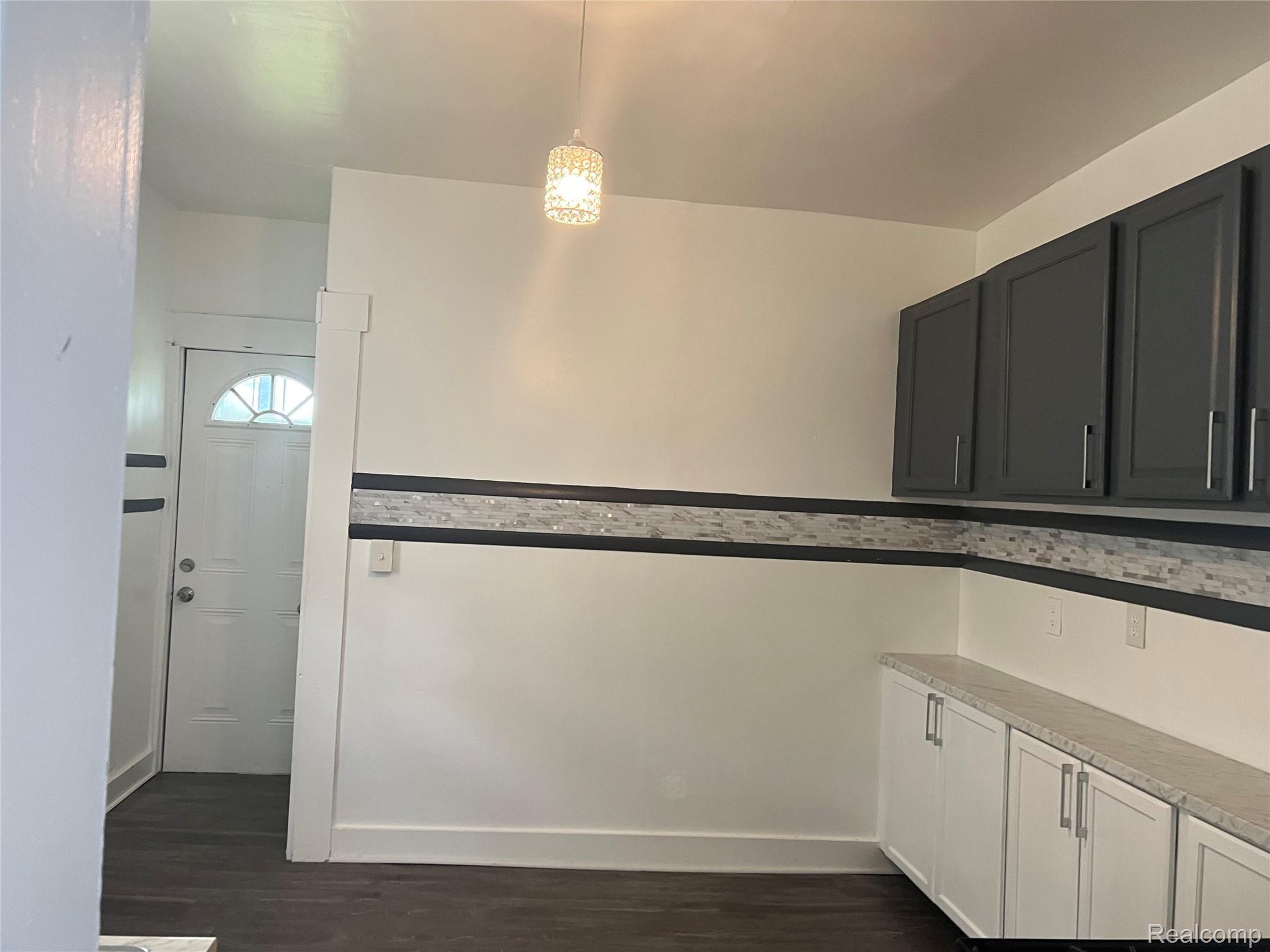 2150/2152 Crane Street Detroit City MI 48214