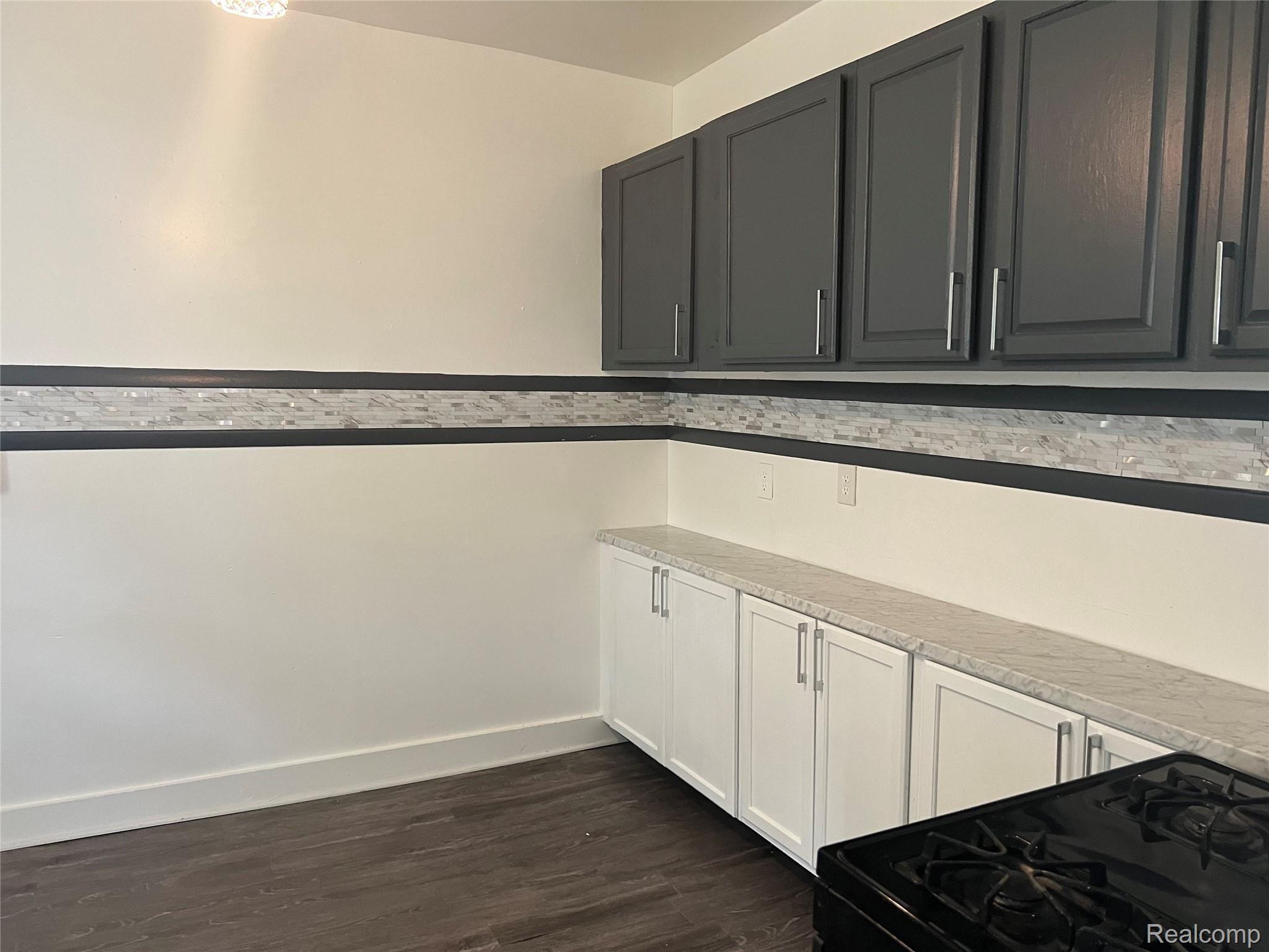 2150/2152 Crane Street Detroit City MI 48214