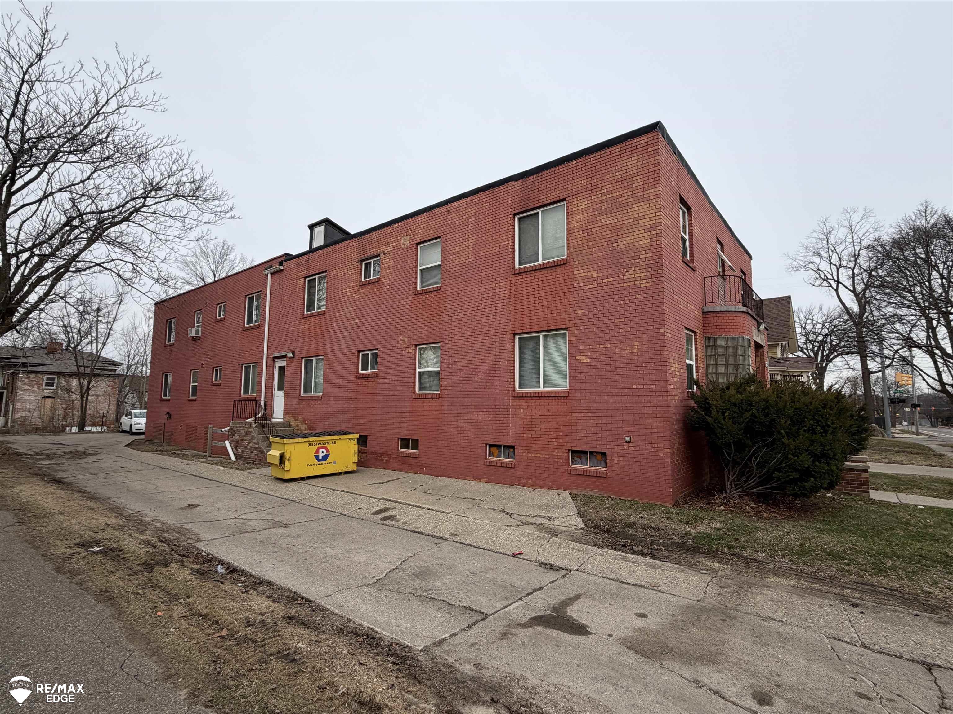 712 S Grand Traverse Street Flint City MI 48502