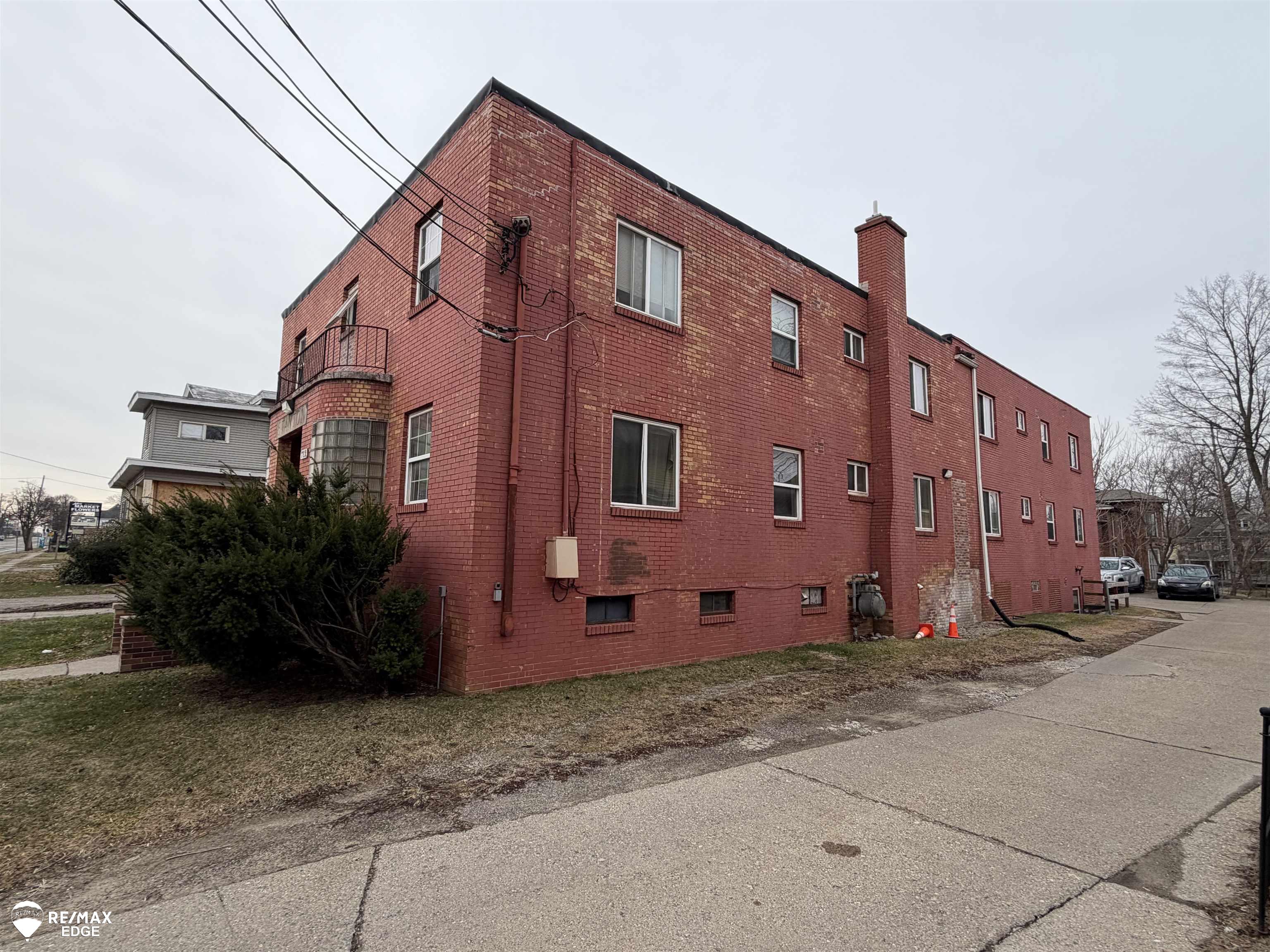 712 S Grand Traverse Street Flint City MI 48502