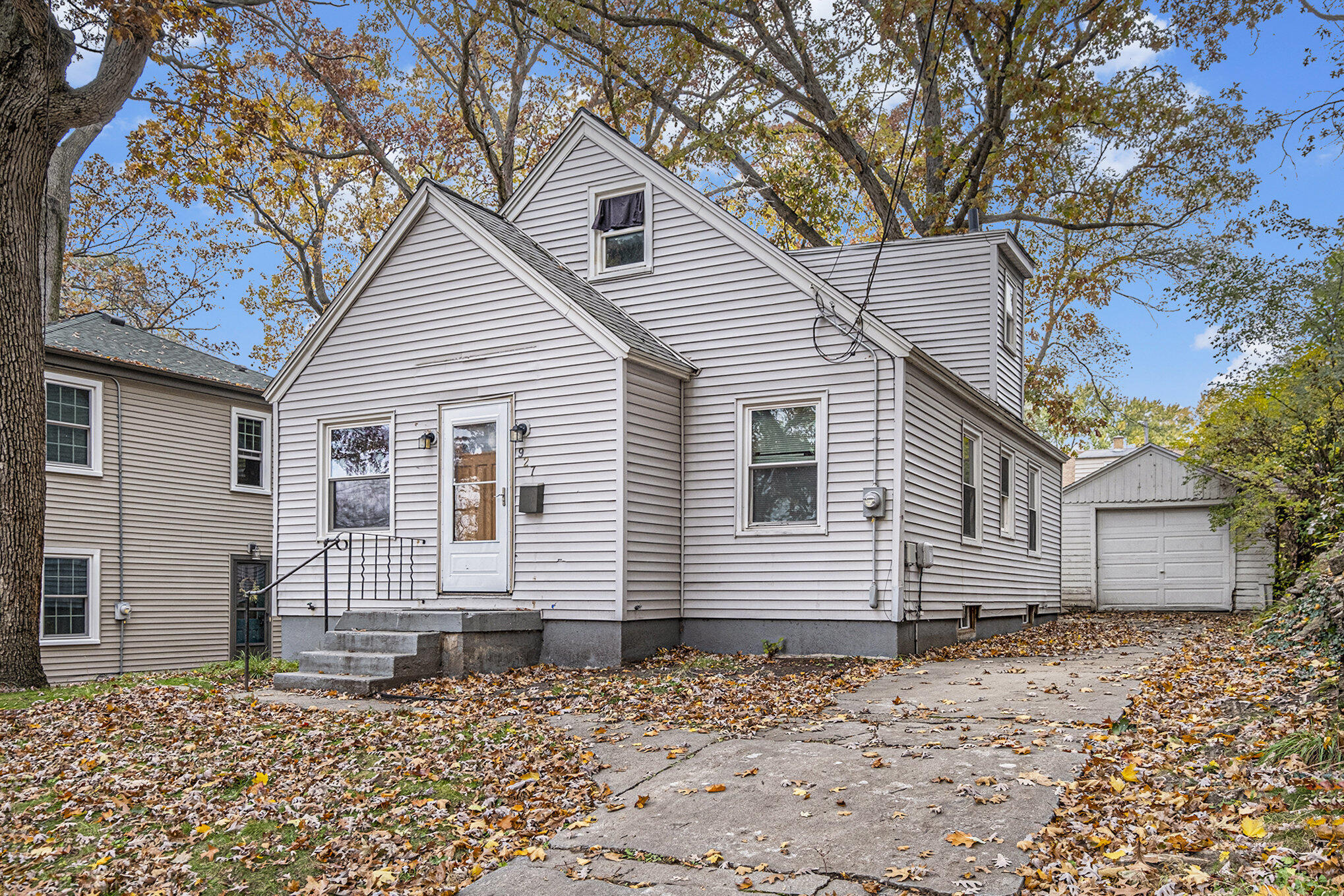 927 Merrifield Street SE Grand Rapids City MI 49507
