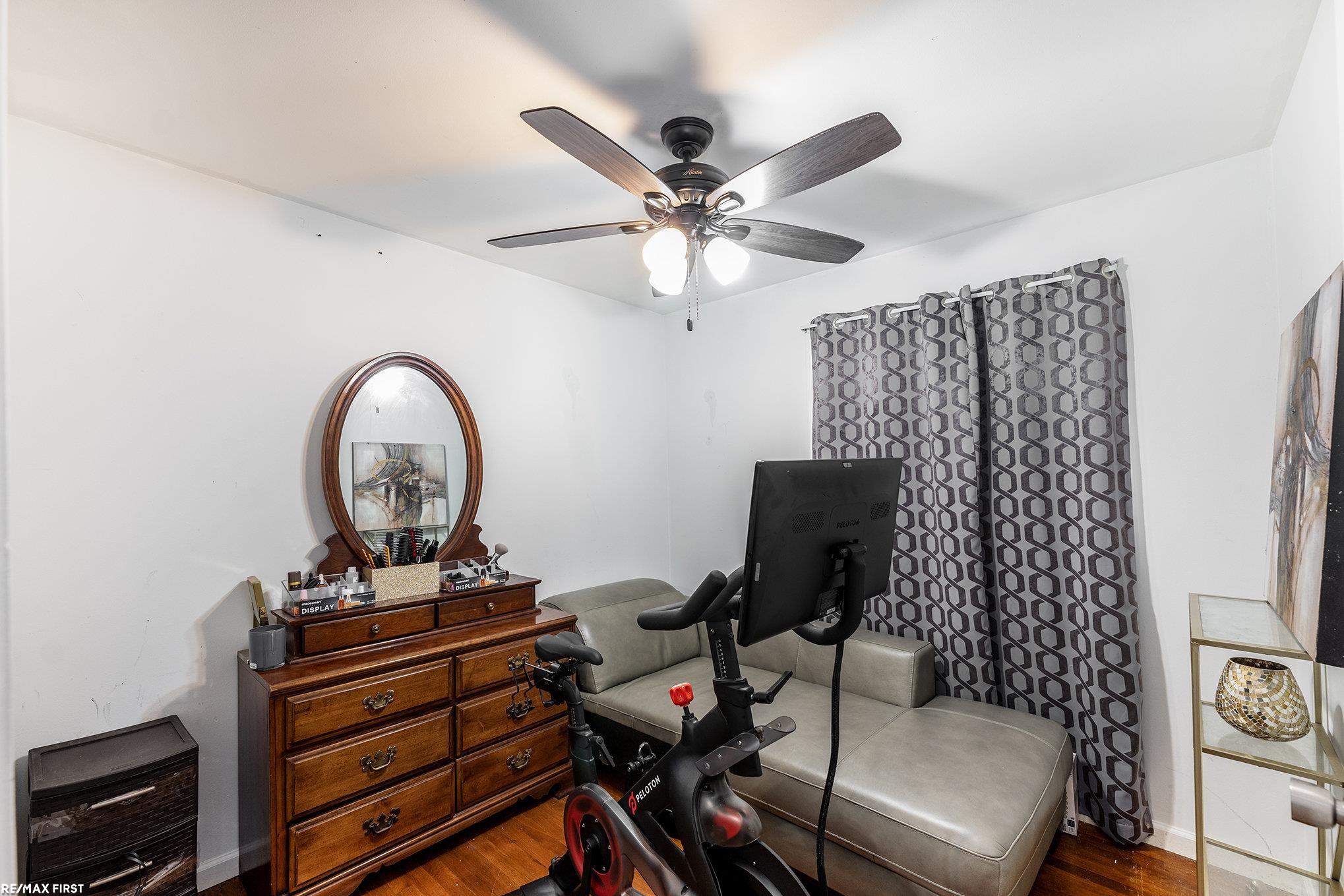 11118 Plumridge Boulevard Sterling Heights City MI 48313