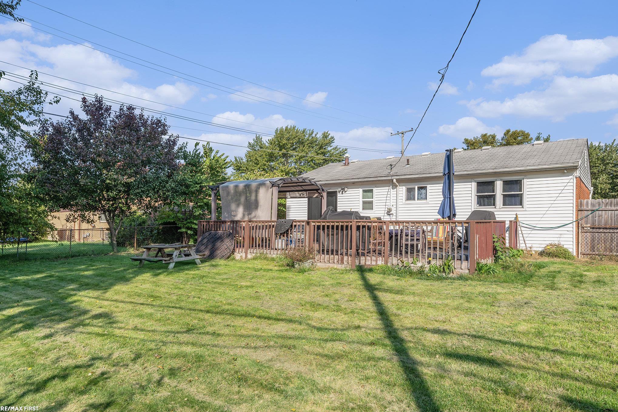11118 Plumridge Boulevard Sterling Heights City MI 48313