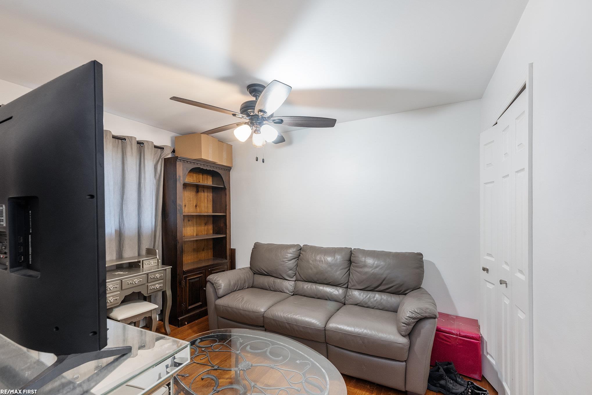 11118 Plumridge Boulevard Sterling Heights City MI 48313